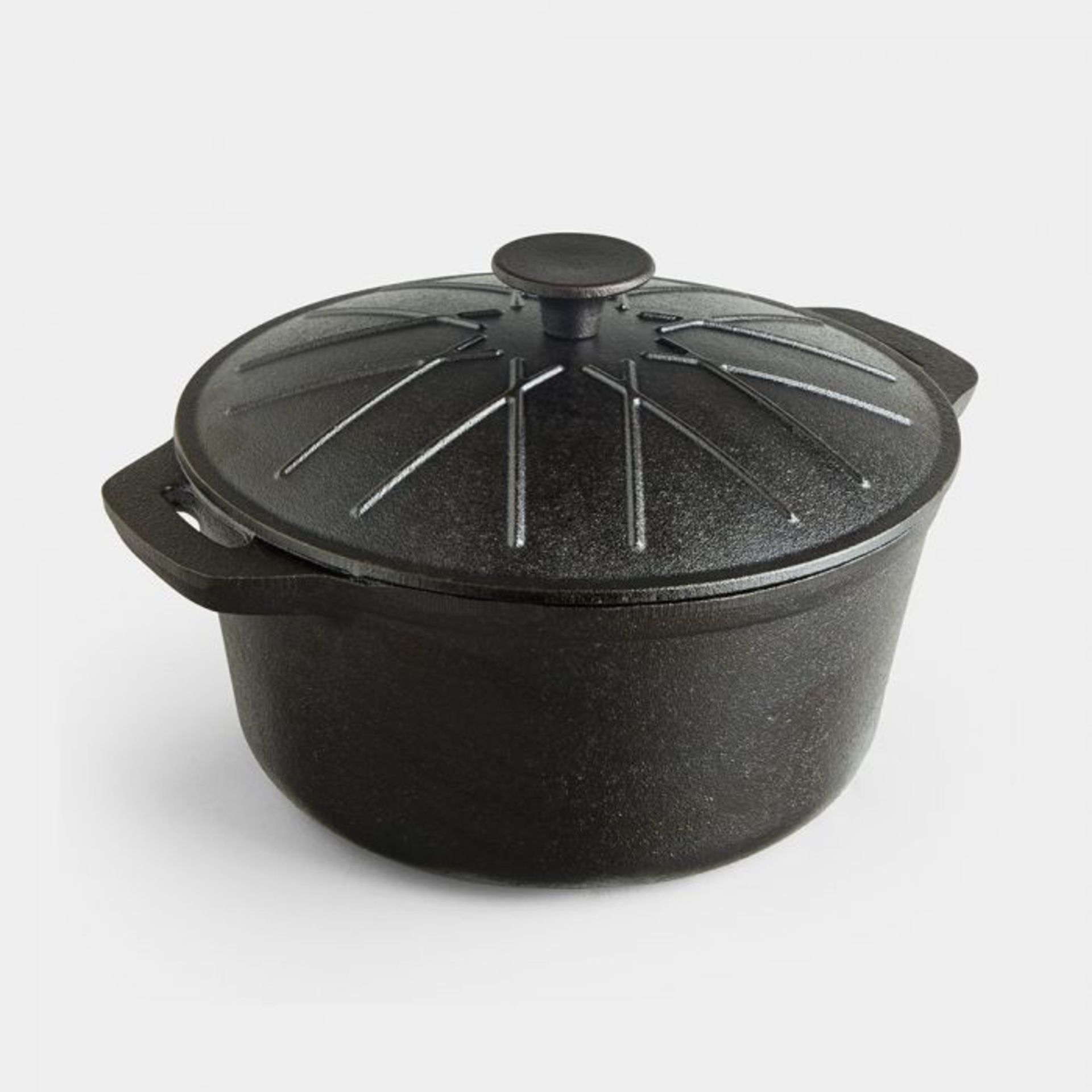 (V120) Cast Iron Casserole Dish Ideal for roasts, stews, casseroles and other dishes Features... - Image 2 of 4