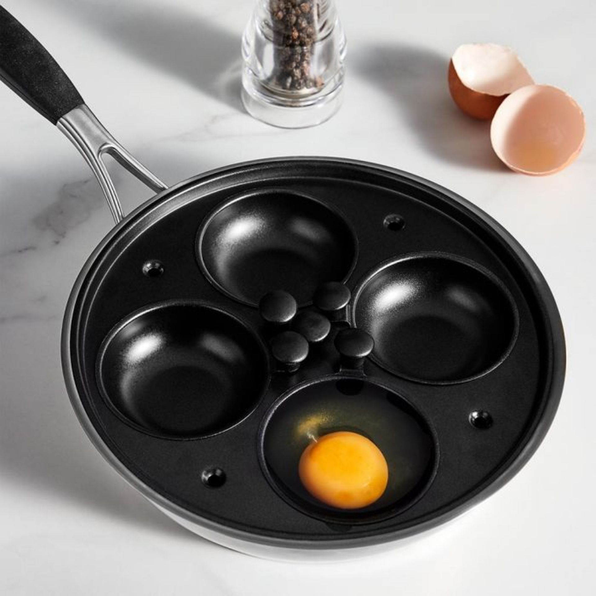 (NN18) Stainless Steel Egg Poacher 4 removable egg inserts with non-stick coating make it easy...