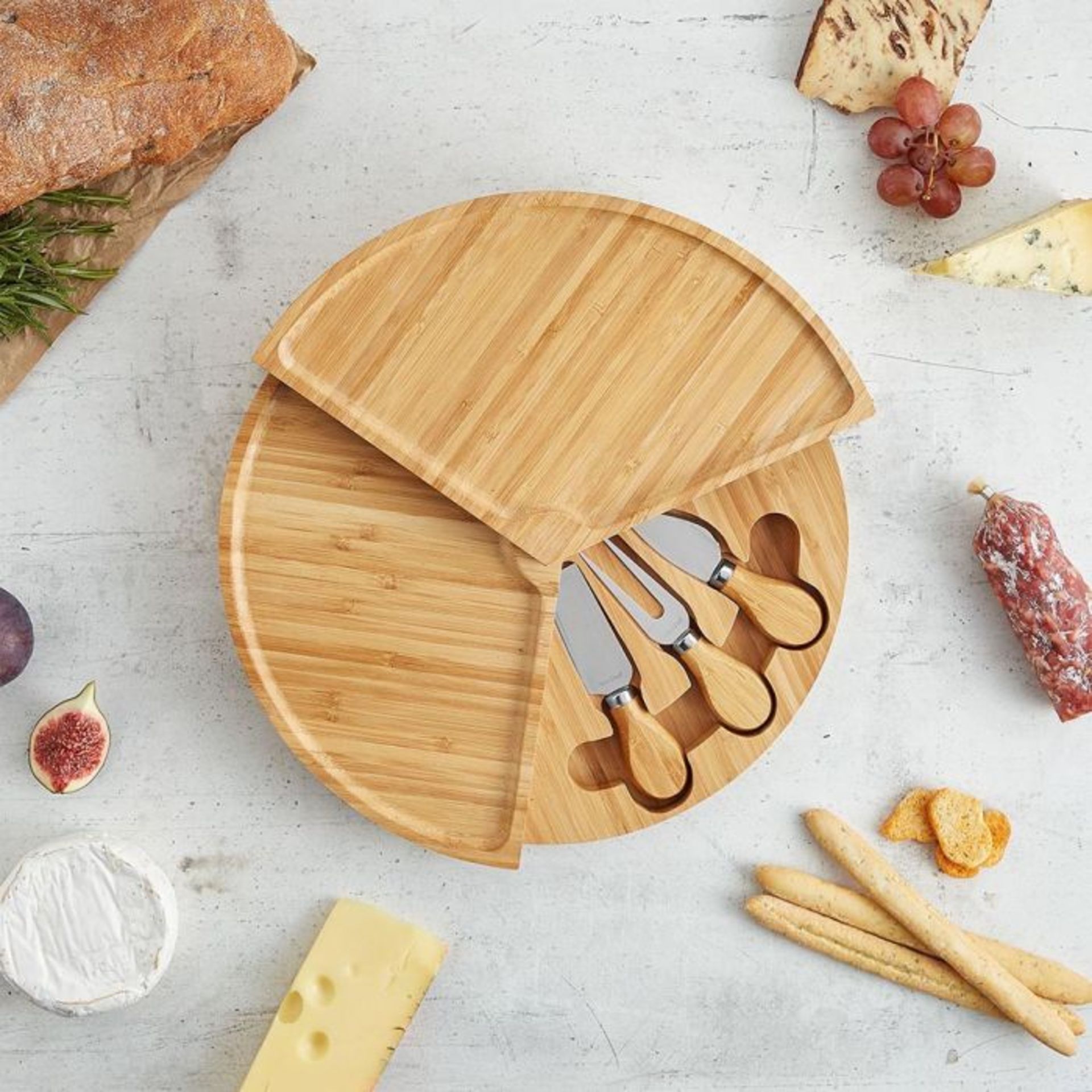 (NN26) Cheese Board with Knives Entertain in style with this hard-wearing 100% bamboo wood che... - Image 4 of 4