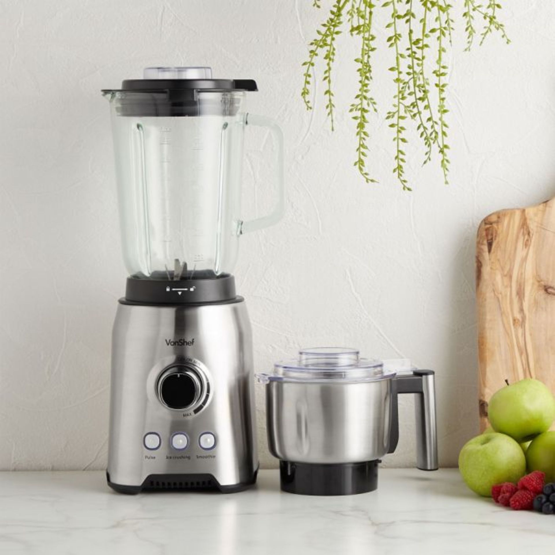 (NN14) 1000W Glass Jug Blender Blend smoothies, crush ice, prepare soups and more with this sl... - Image 3 of 4