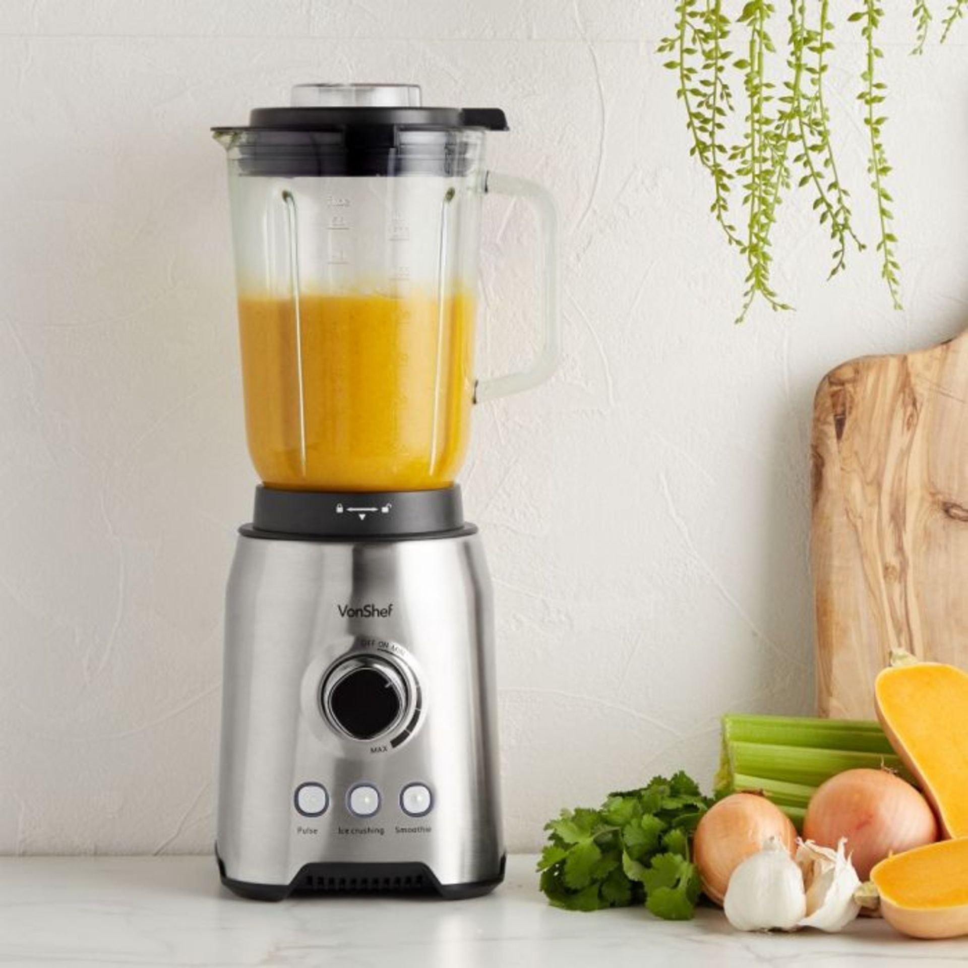 (NN14) 1000W Glass Jug Blender Blend smoothies, crush ice, prepare soups and more with this sl...