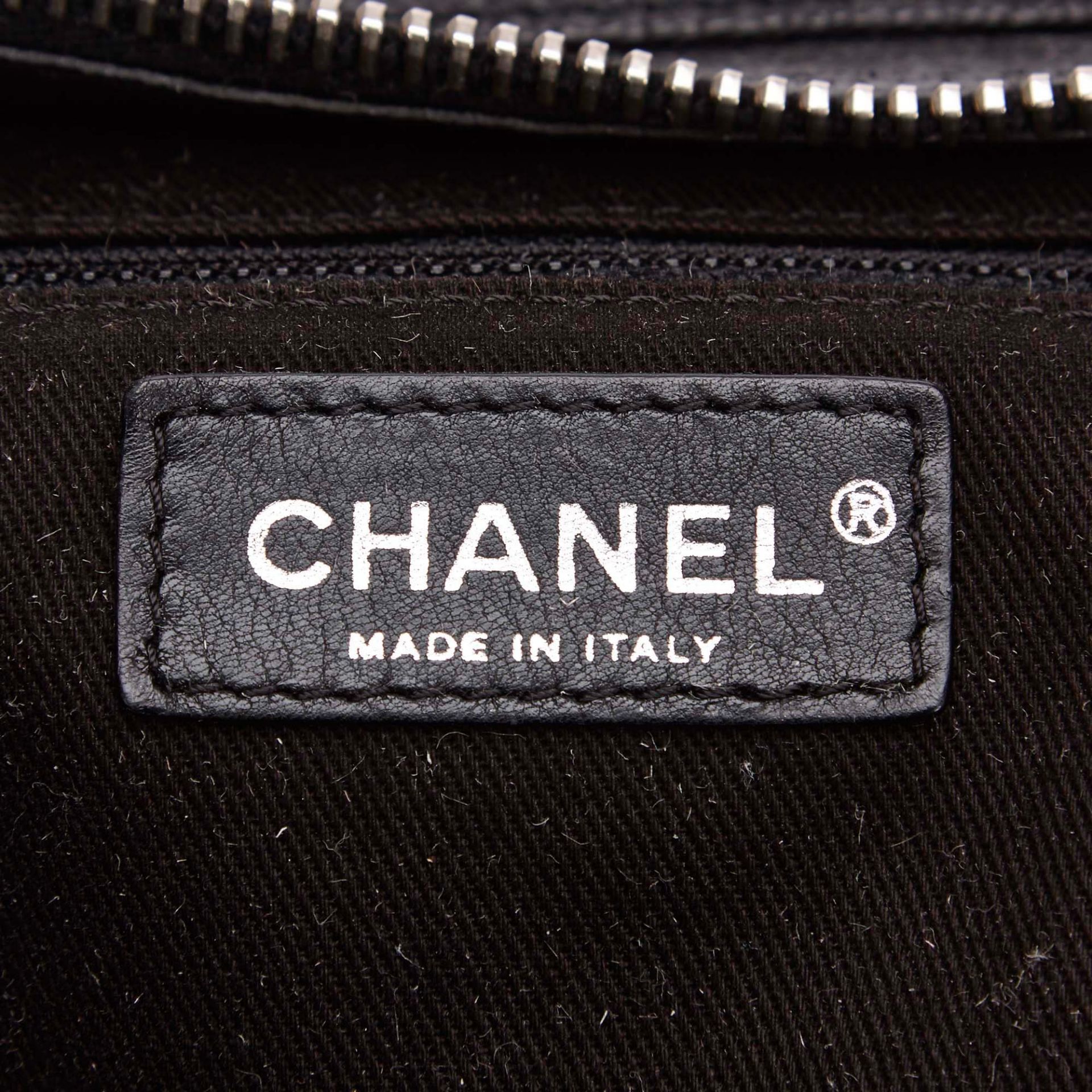 Chanel Caviar Leather Reissue Shoulder Bag - Image 3 of 9