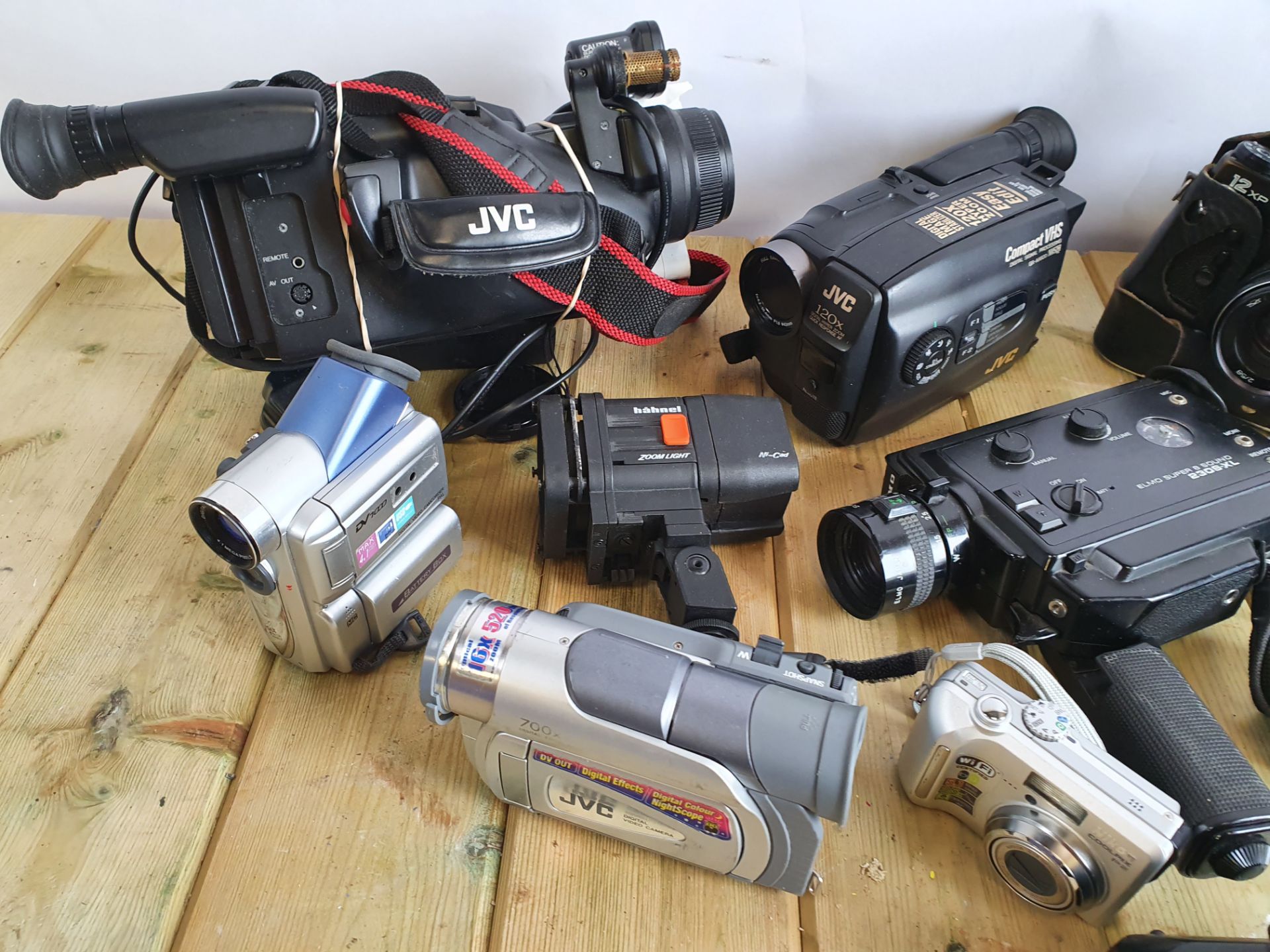 Camera and Camcorder bundle - Image 2 of 4