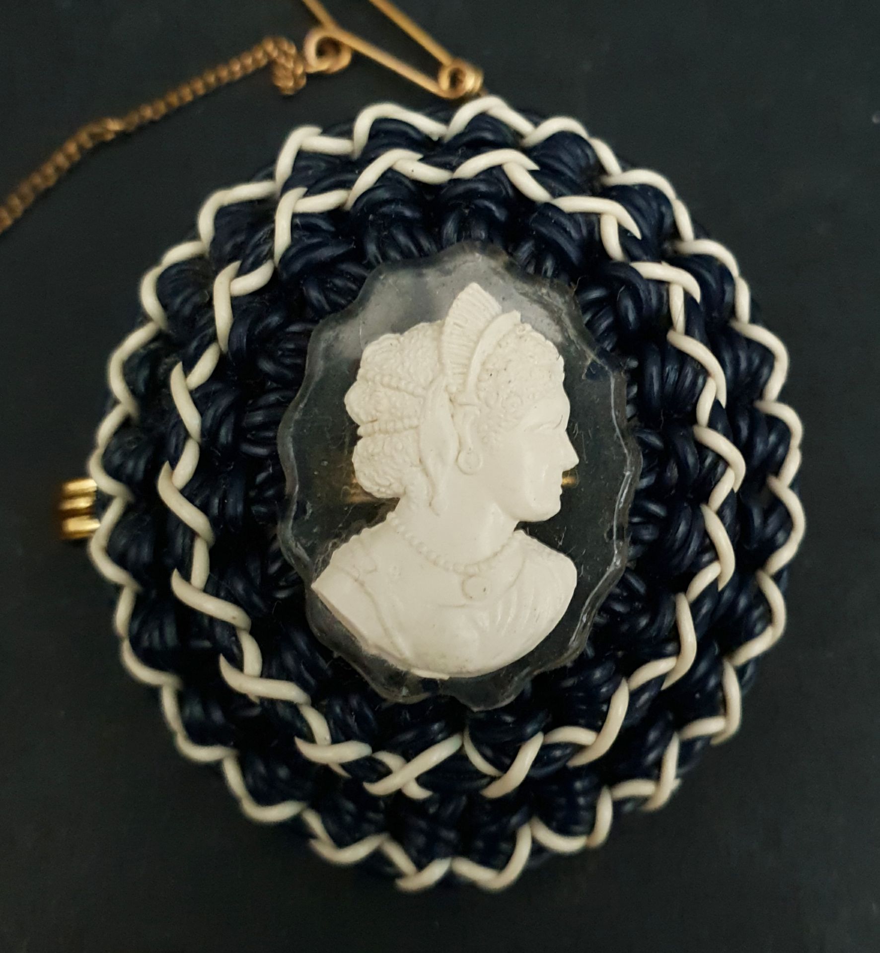 Jewellery 3 x Antique Cameo Brooches - Image 3 of 4