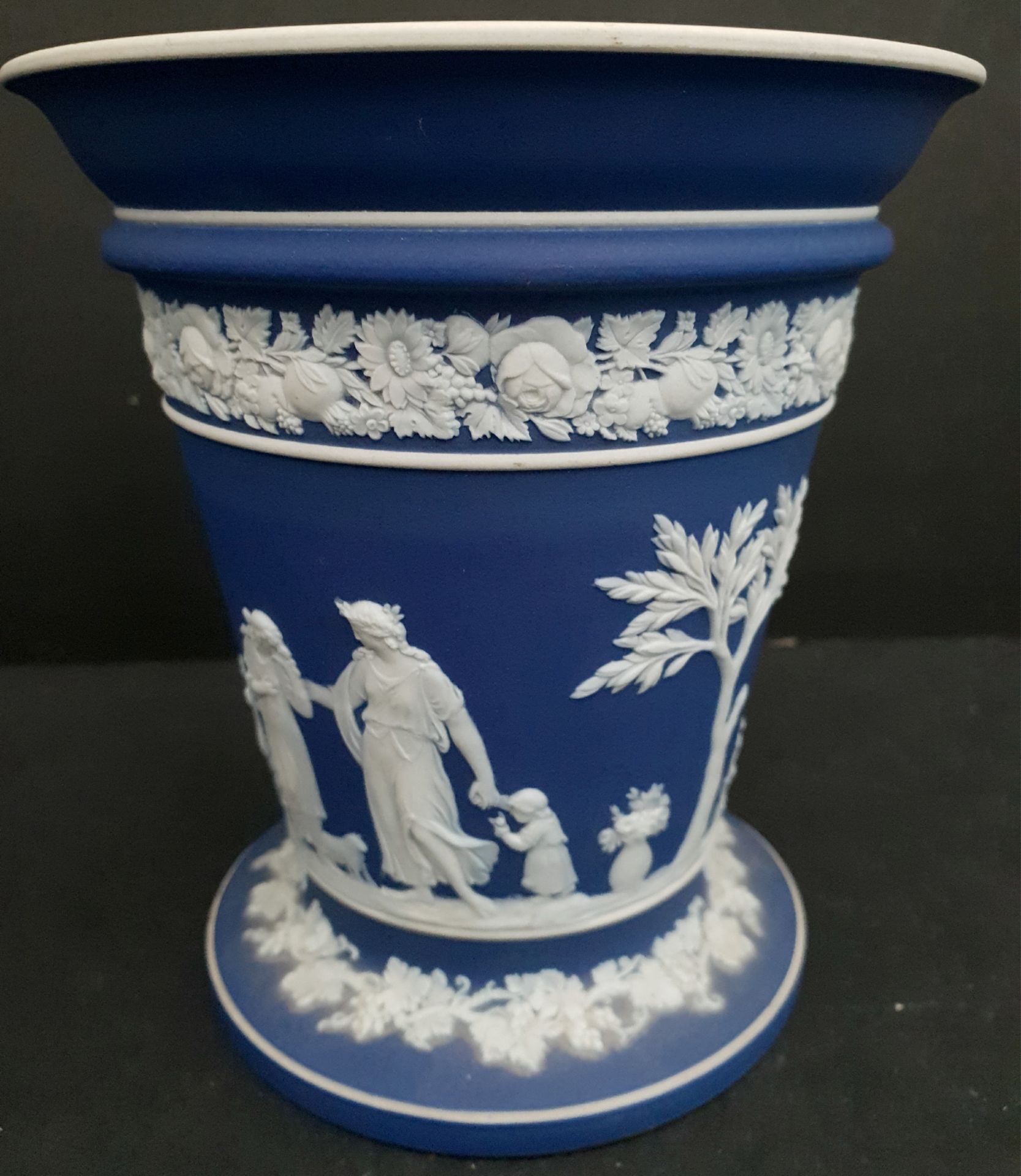 Antique 3 x Wedgwood Items 2 Biscuit Barrels & 1 Vase - Image 3 of 8