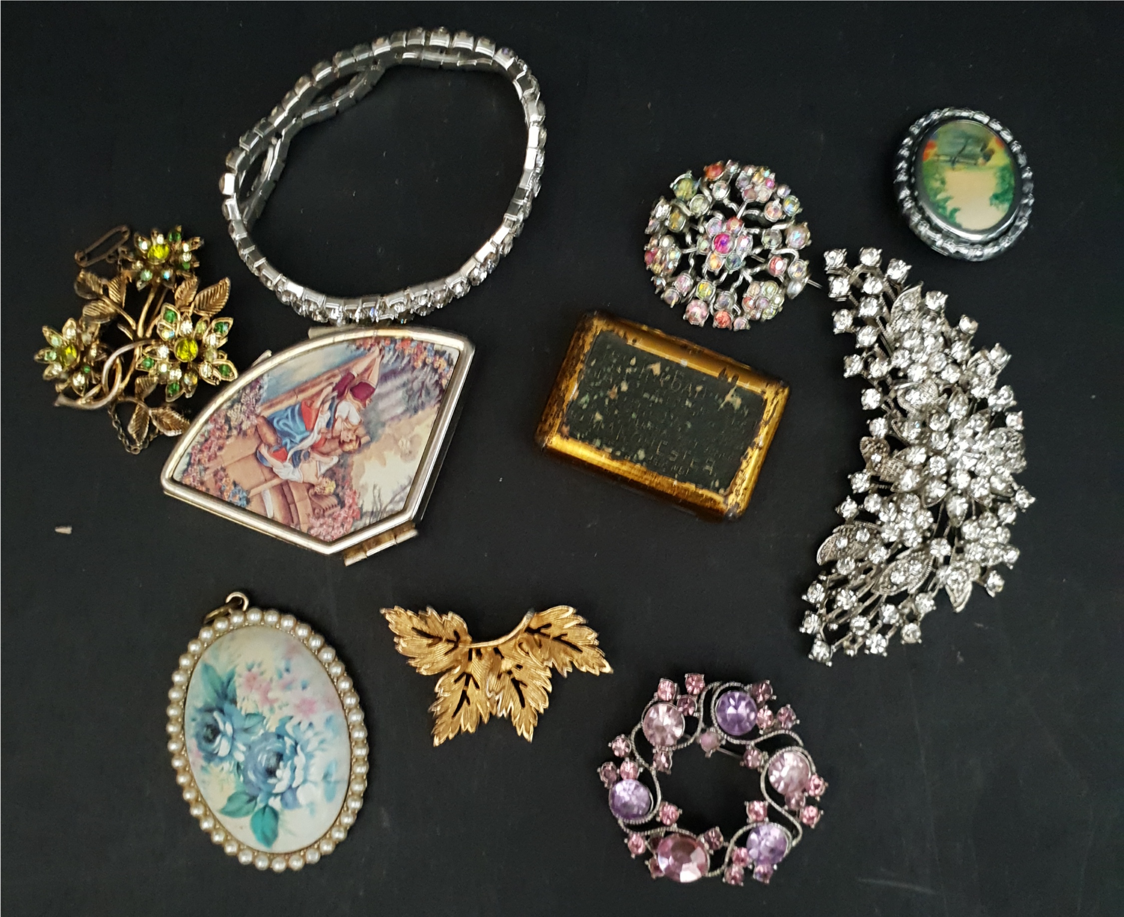 Costume Jewellery Brooches & Pill Pots