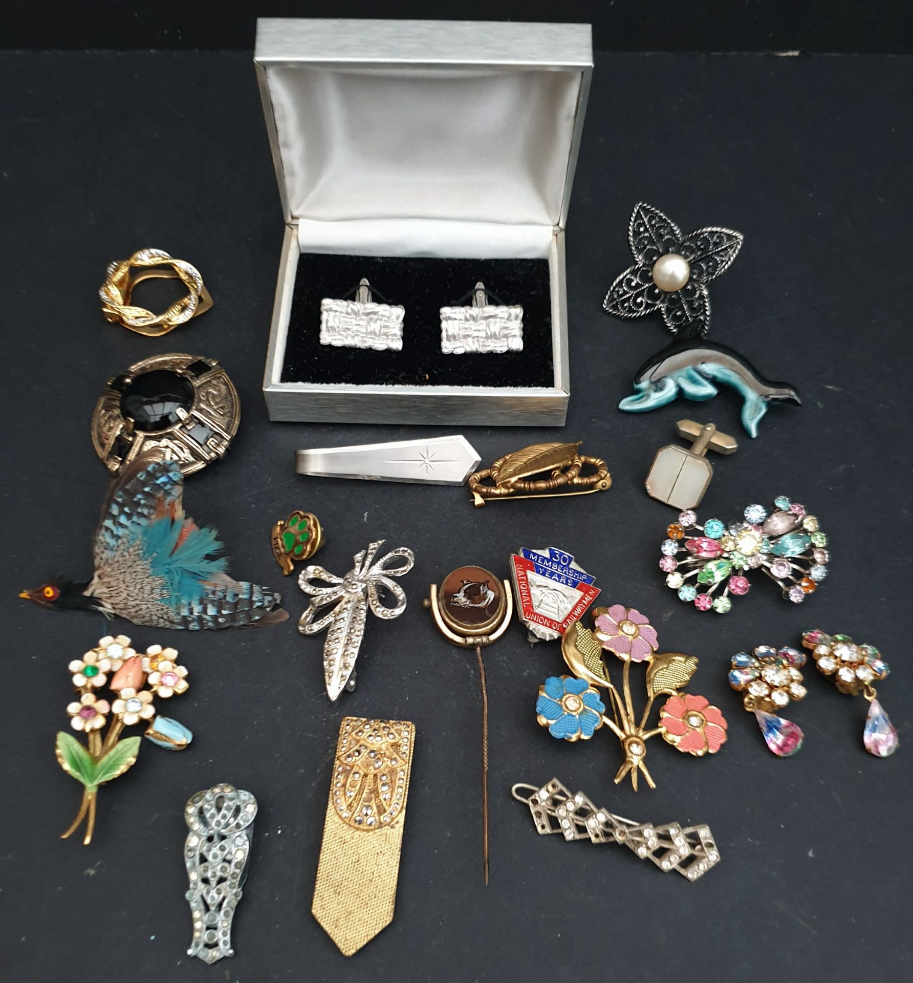 Parcel of Costume Jewellery Brooches etc