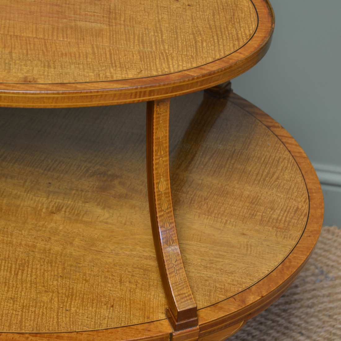 Superb Quality Edwards & Roberts Satinwood Two Tier Occasional / Lamp Table - Image 7 of 9