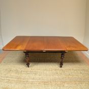 Spectacular Large Figured Mahogany Victorian Antique Dining Table.