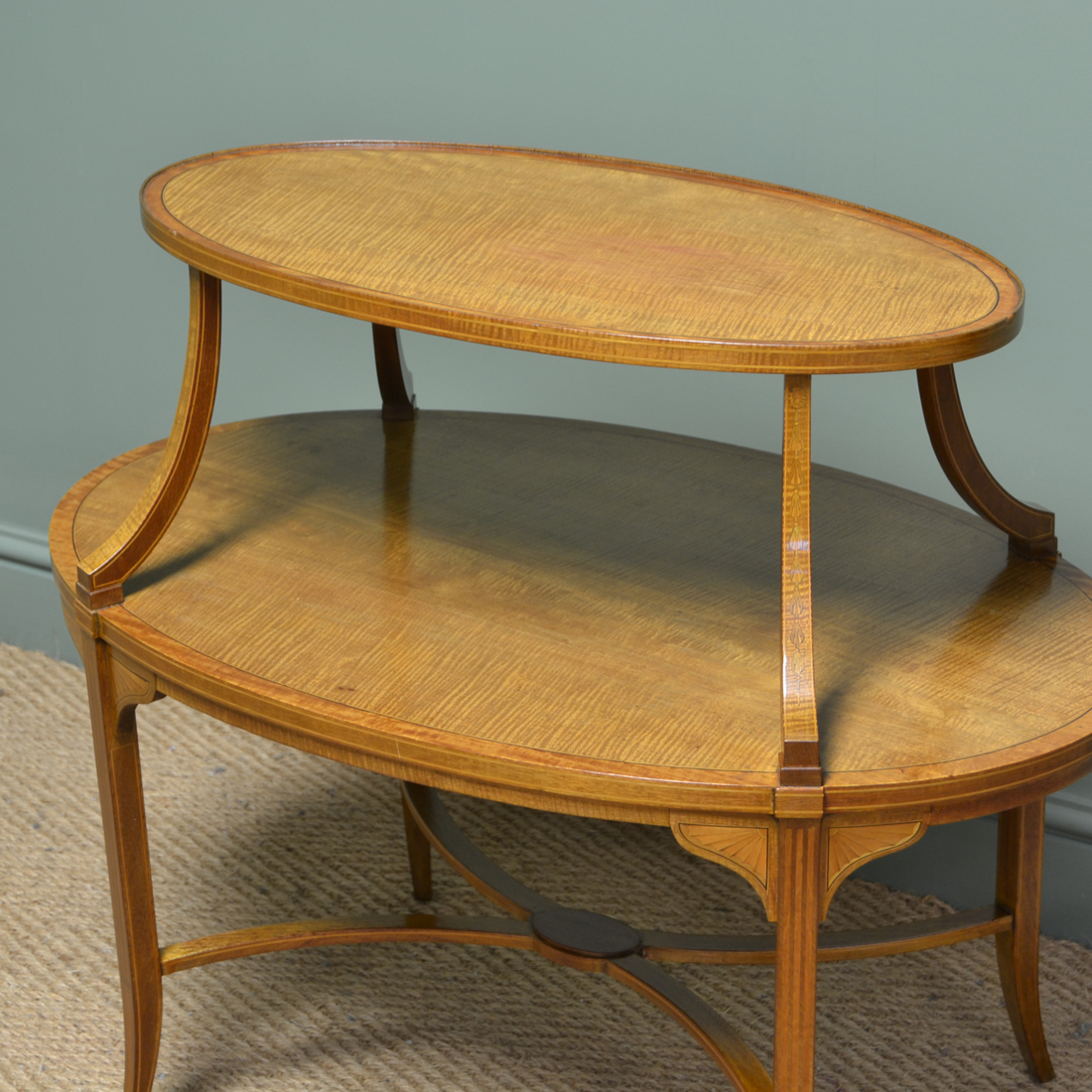 Superb Quality Edwards & Roberts Satinwood Two Tier Occasional / Lamp Table - Image 5 of 9