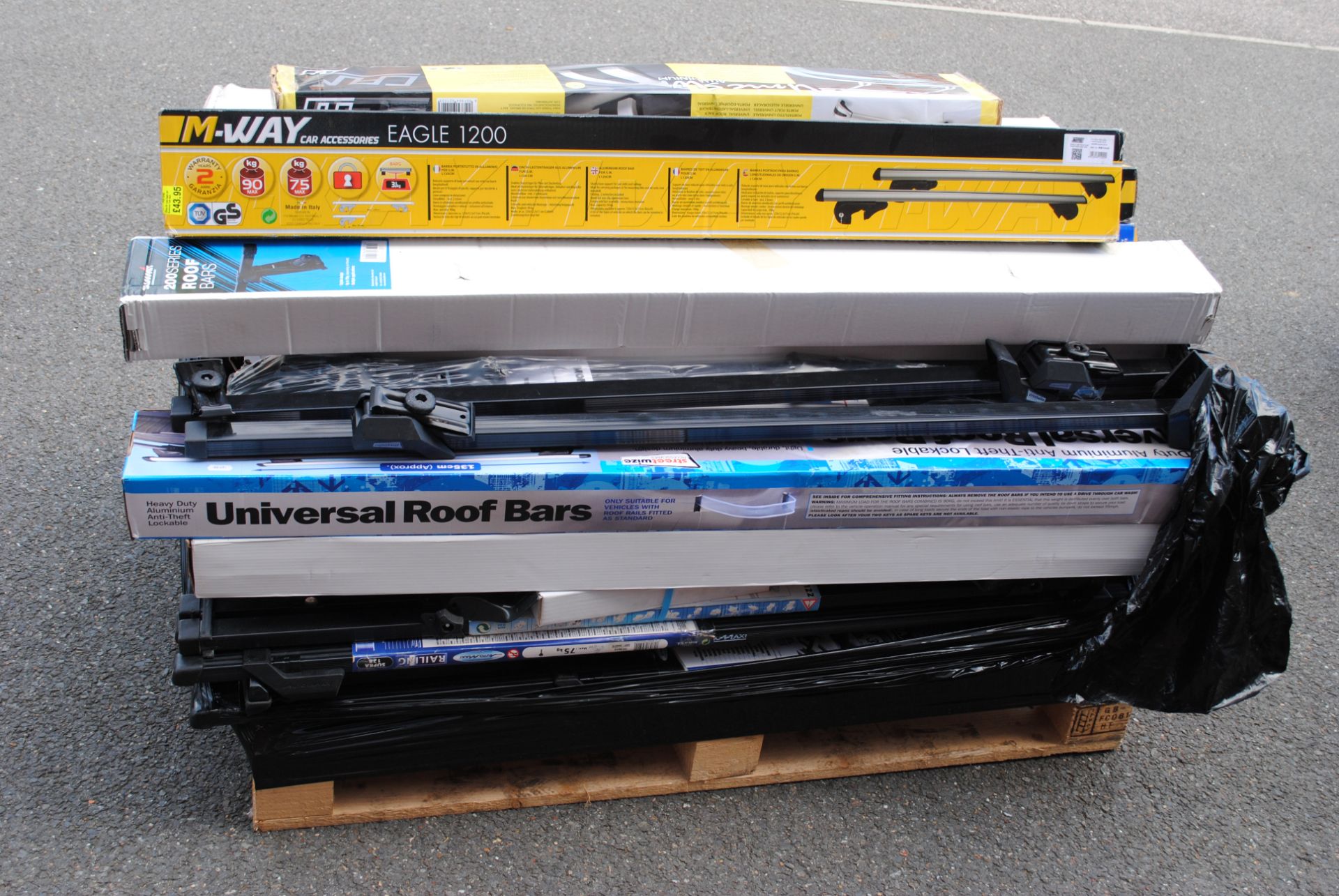 Lot of Universal Roof bars