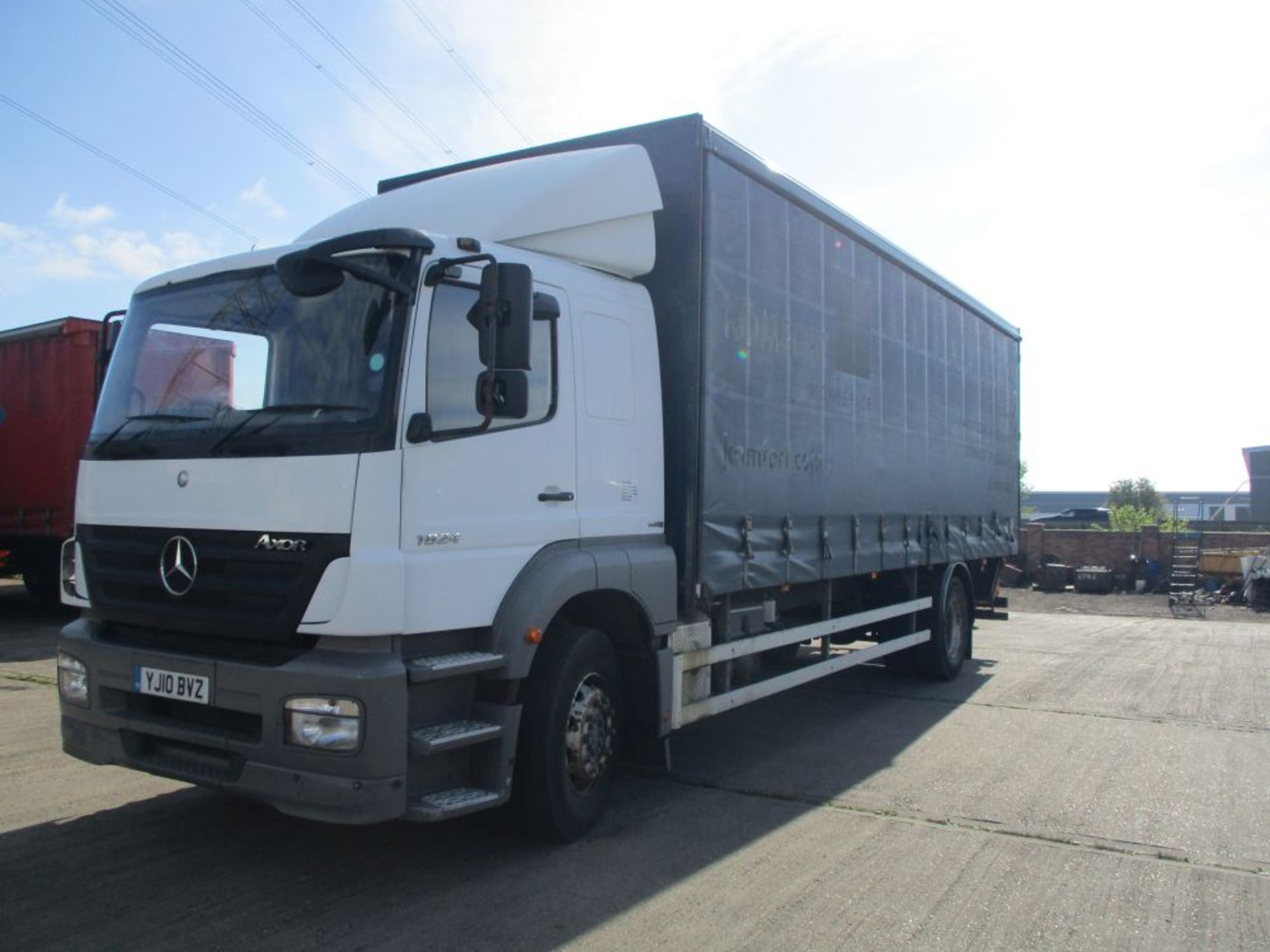 Mercedes 1824 Axorv26FT Curtainsider - Image 2 of 7