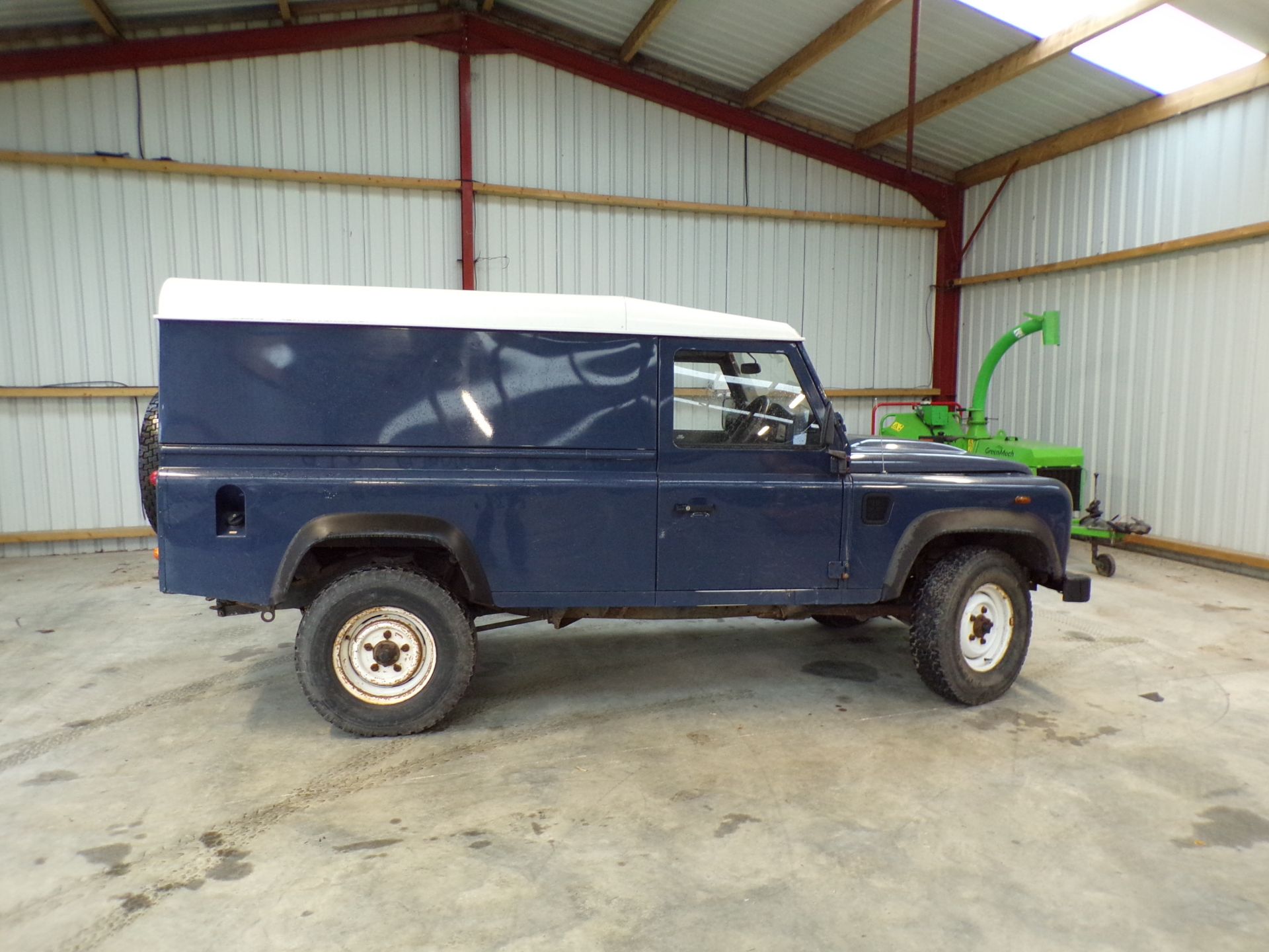 LAND ROVER DEFENDER 110 4WD 6 SPEED - Image 4 of 8