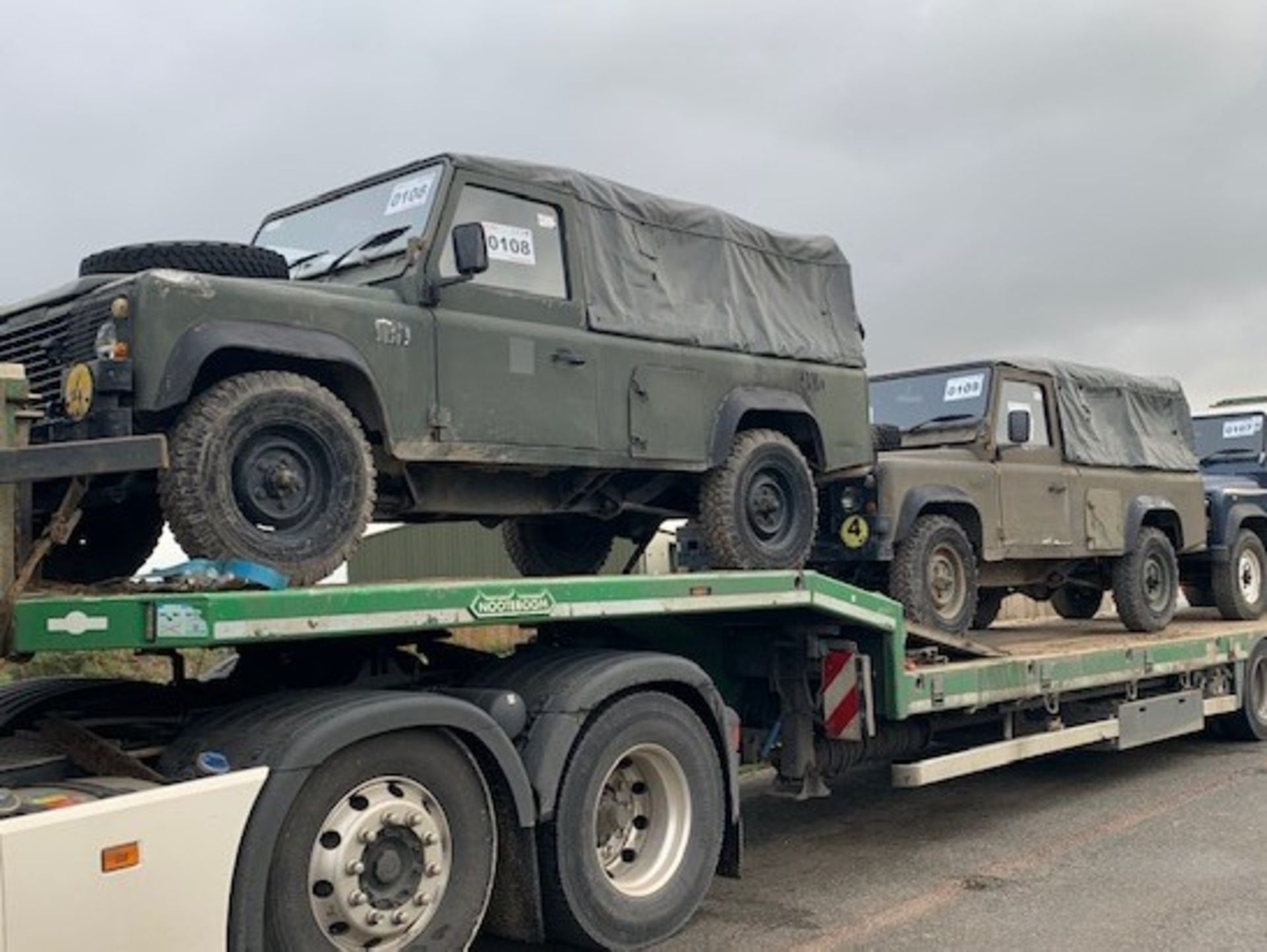 LAND ROVER DEFENDER 110 4WD 5 SPEED - Image 5 of 5