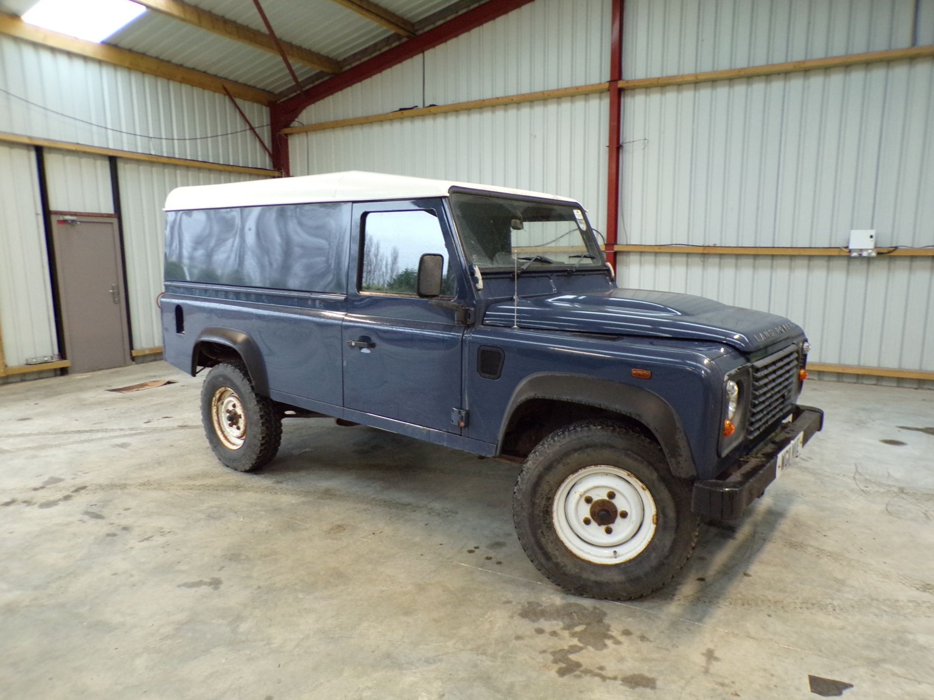 LAND ROVER DEFENDER 110 4WD 6 SPEED - Image 6 of 8