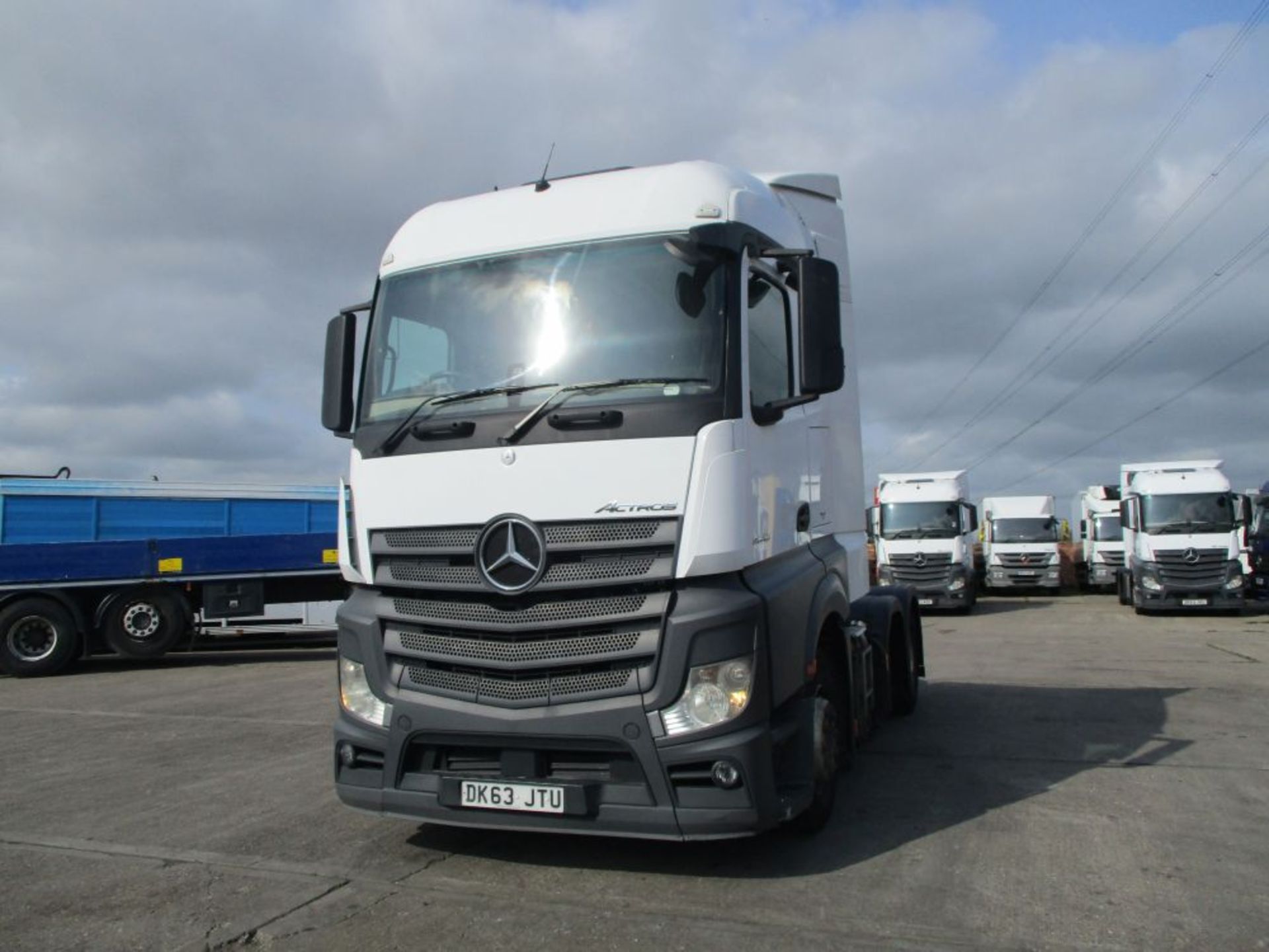 63 Mercedes Benz 2545 Actros - Image 2 of 5