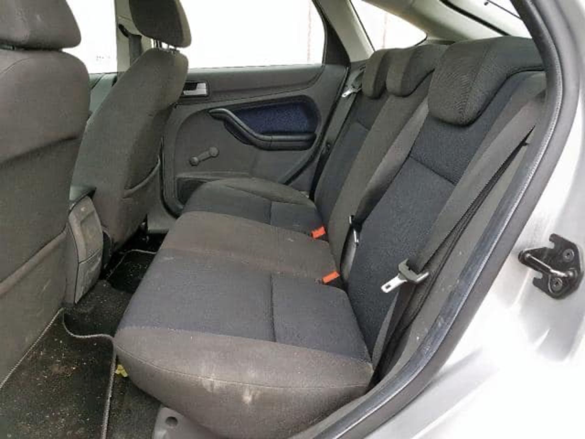 Ford Focus Zetec - Image 8 of 8