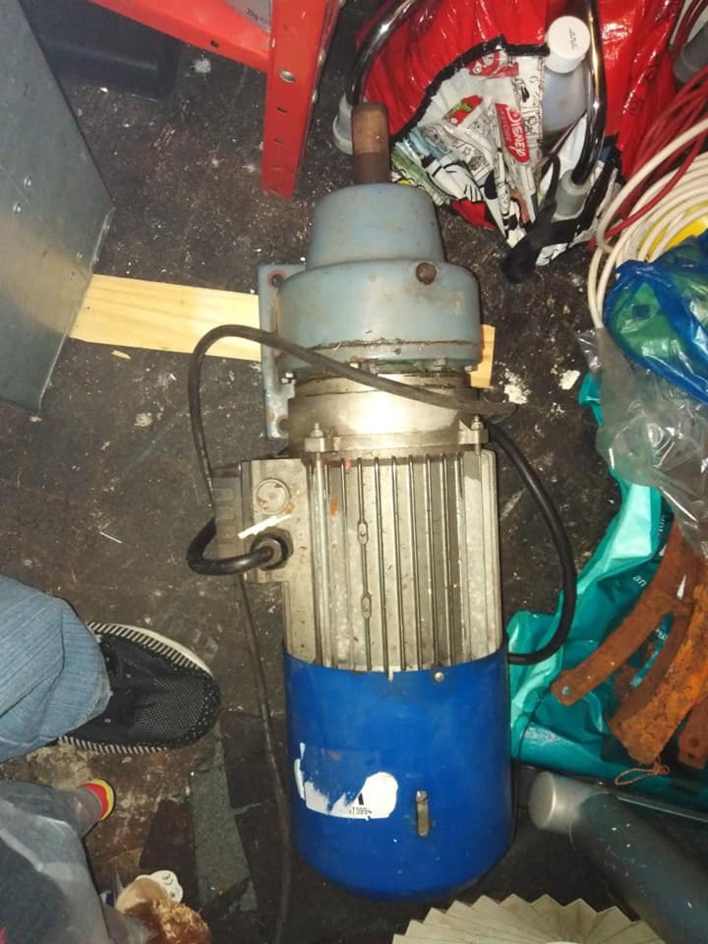 Electric rotation motor 240v from fairground ride