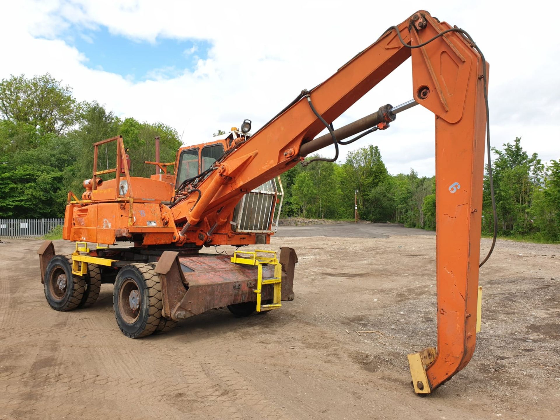 Atlas 1304 Wheeled Scrap Handler - Image 5 of 6