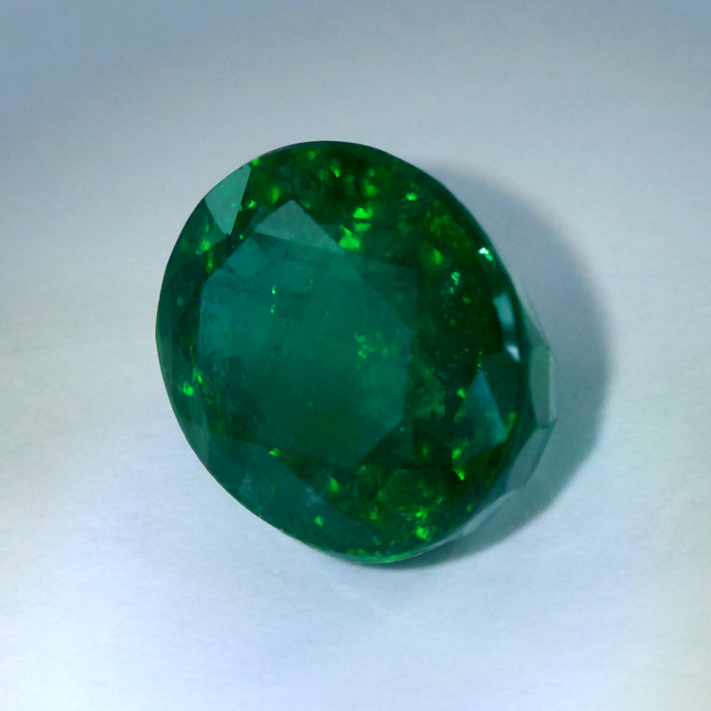 IGI Certified 7.72 ct. Emerald - ZAMBIA - Image 3 of 4