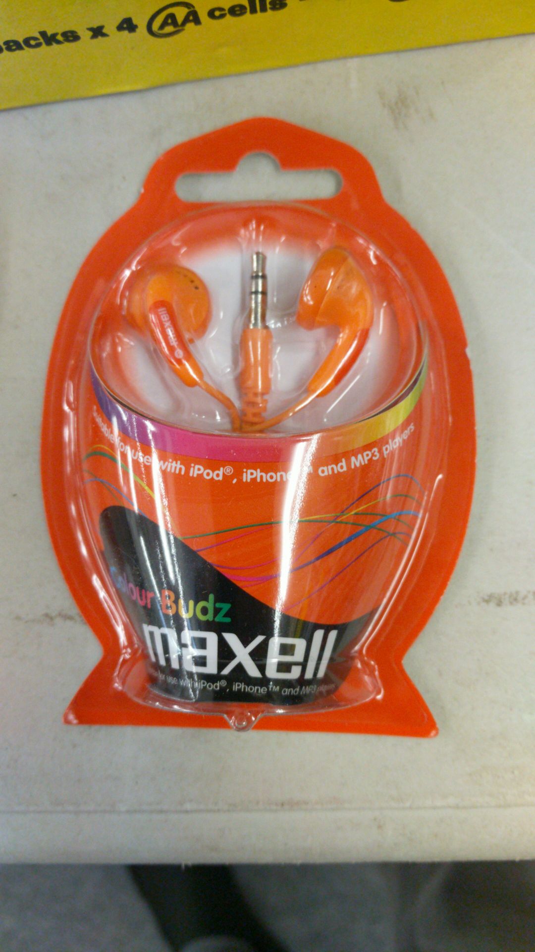 50pcs brand new Maxell in Ear stereo compact headphones     50pcs brand new Maxell in Ear stereo