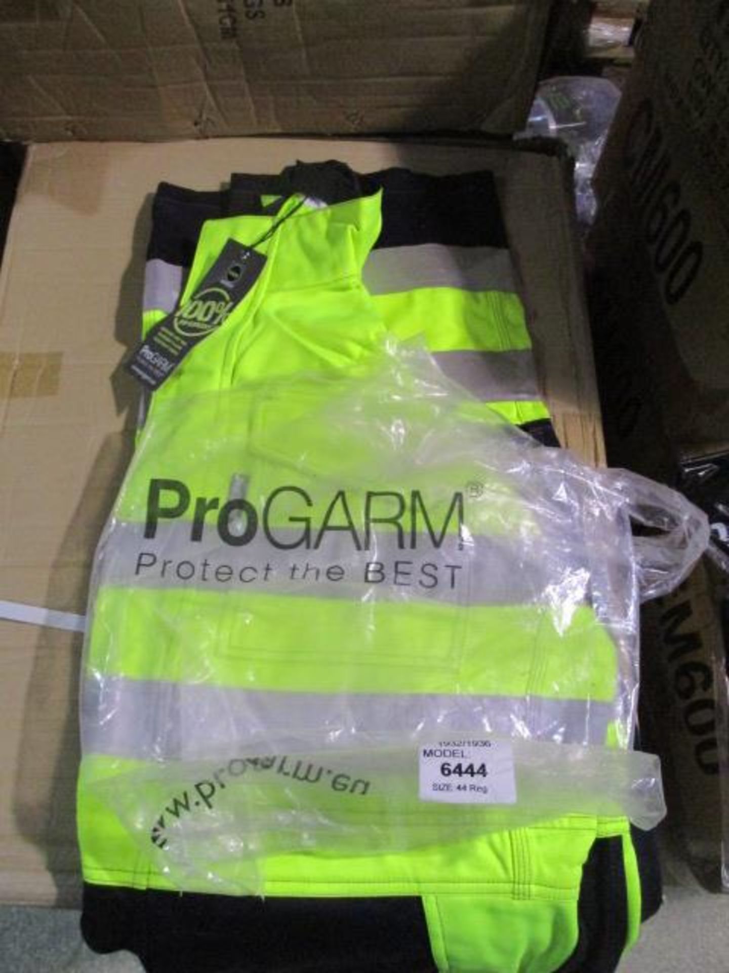 1pc ProGarm brand new Flame resistant material full coverall suit 1pc ProGarm brand new Flame - Image 2 of 3