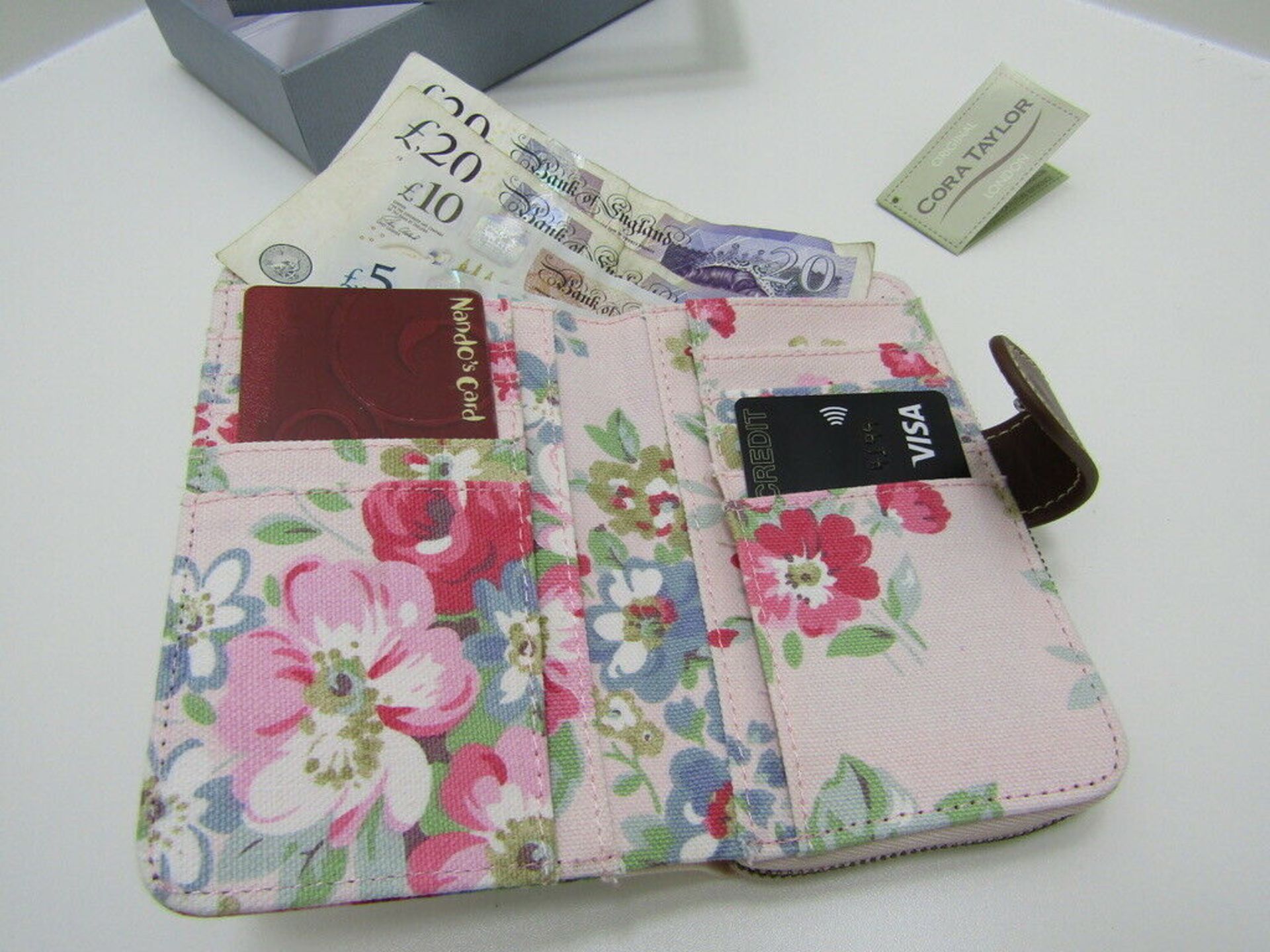 8 x Cora Taylor Pink Floral Purse. Brand New and Boxed. no vat on hammer.You will get 8 of these. - Image 7 of 7