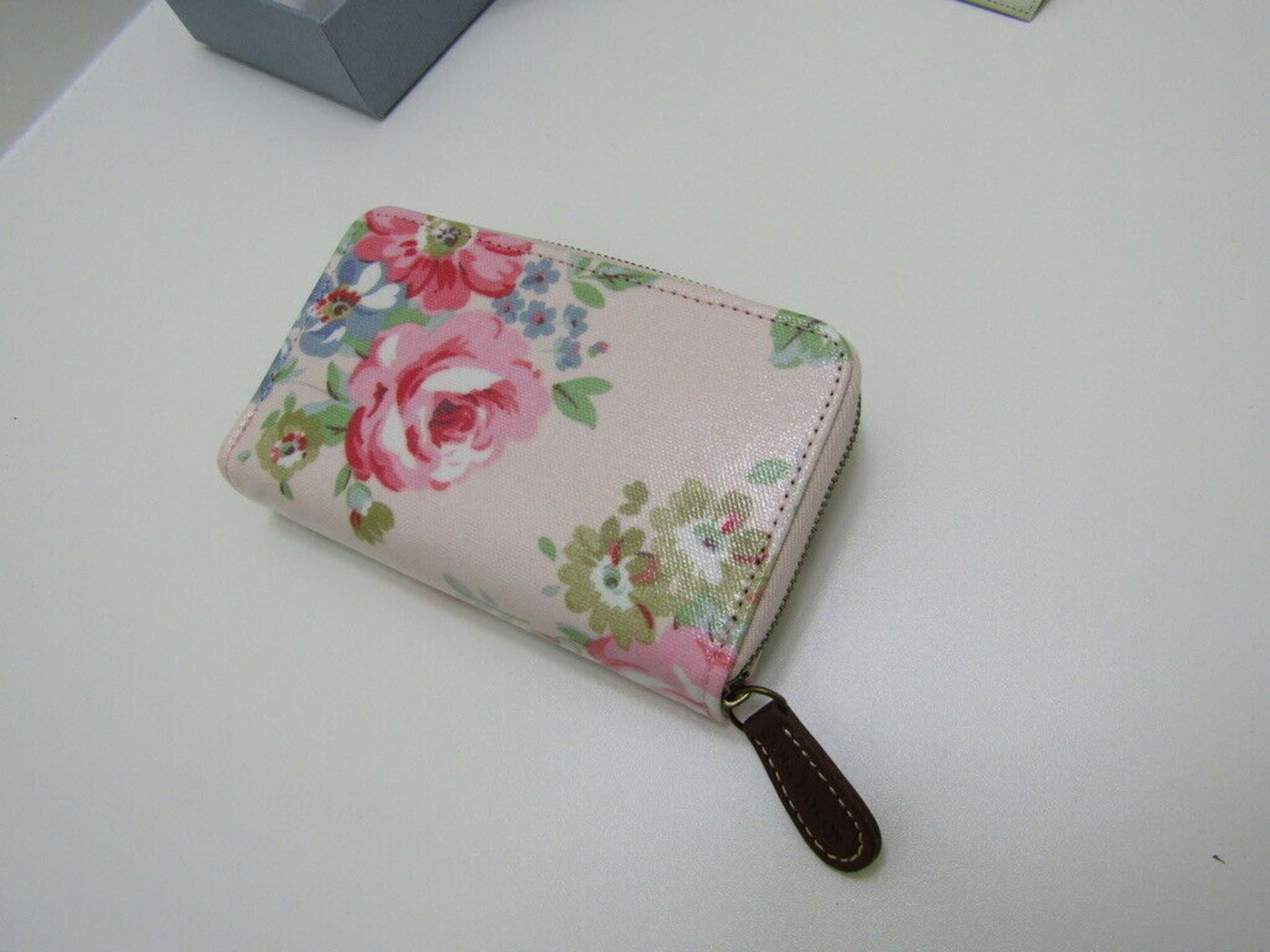 8 x Cora Taylor Pink Floral Purse. Brand New and Boxed. no vat on hammer.You will get 8 of these. - Image 3 of 7