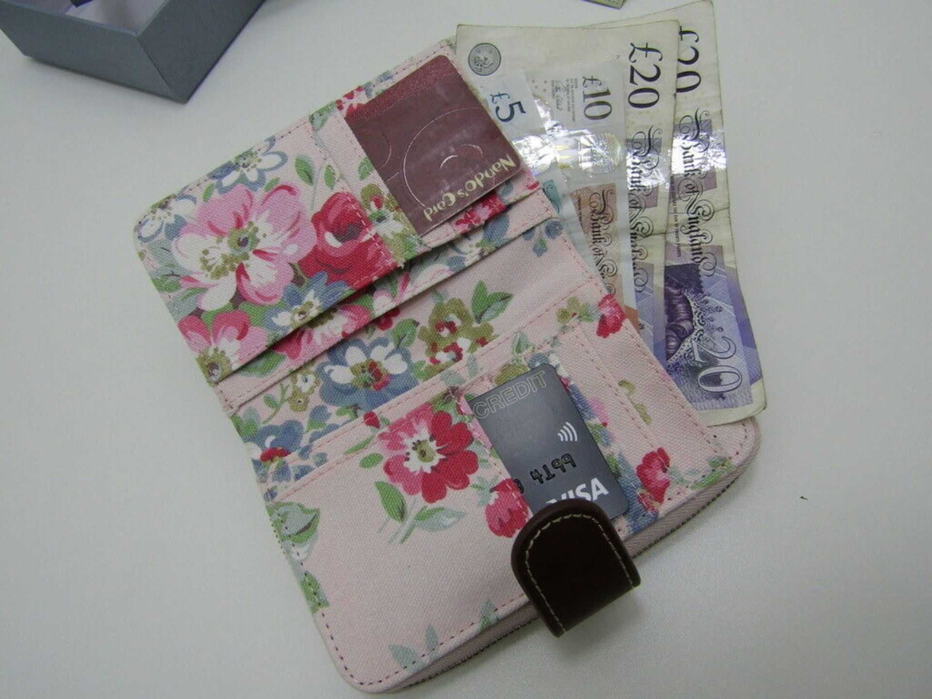 8 x Cora Taylor Pink Floral Purse. Brand New and Boxed. no vat on hammer.You will get 8 of these. - Image 5 of 7