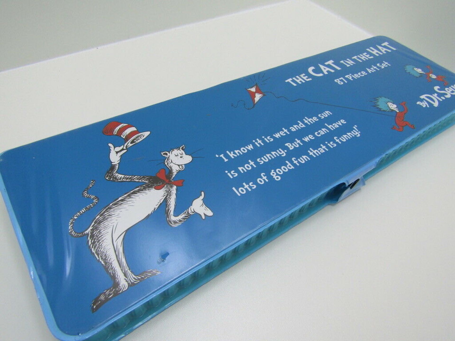 10 x 87 piece Art Set Cat in the Hat. Dr. Seuss. no vat on hammer.You will get 10 of these.Set - Image 4 of 4