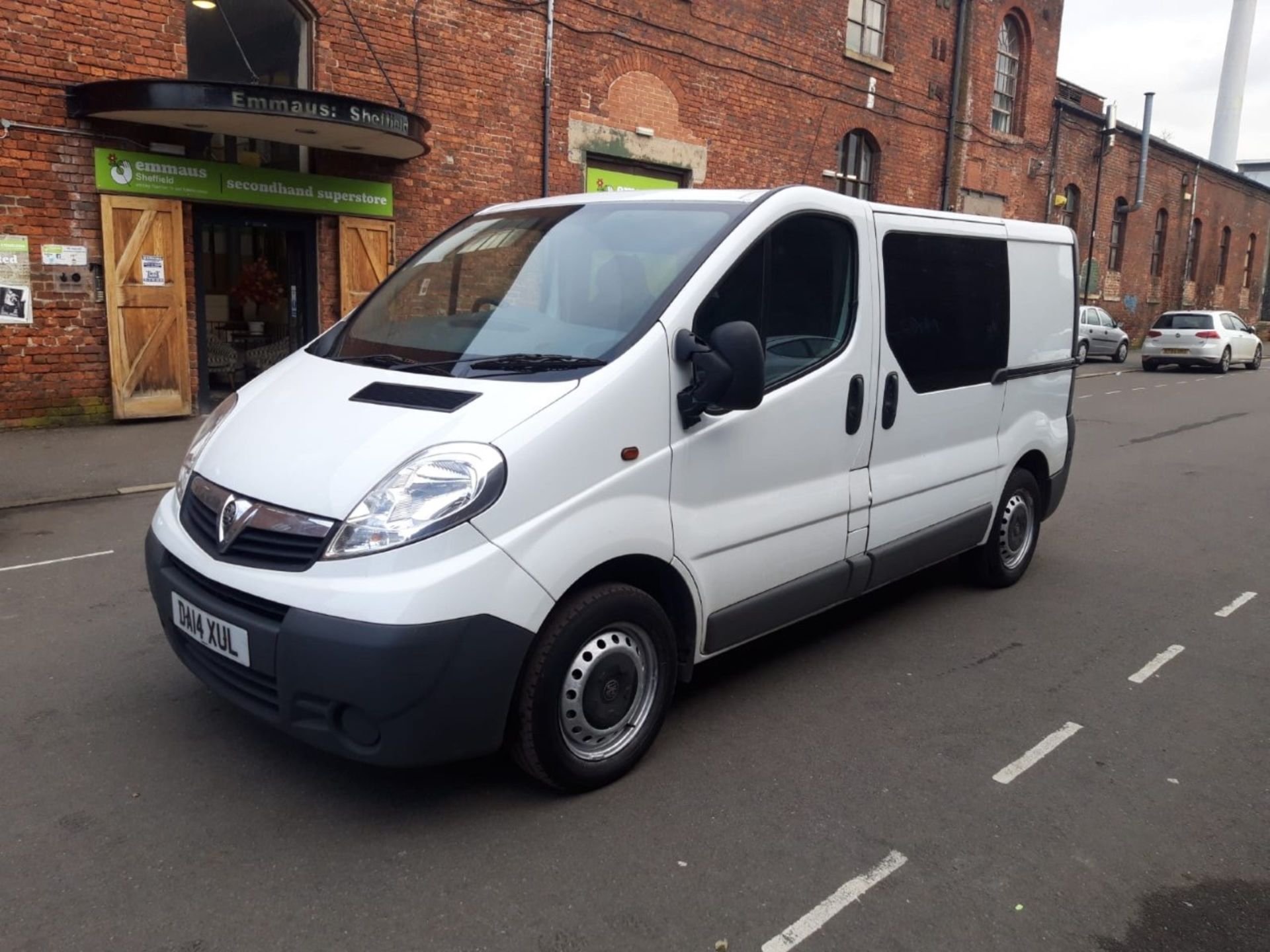 2014 Vauxhall Vivaro 2.0 CDTi 2700 Crew Cab Van.