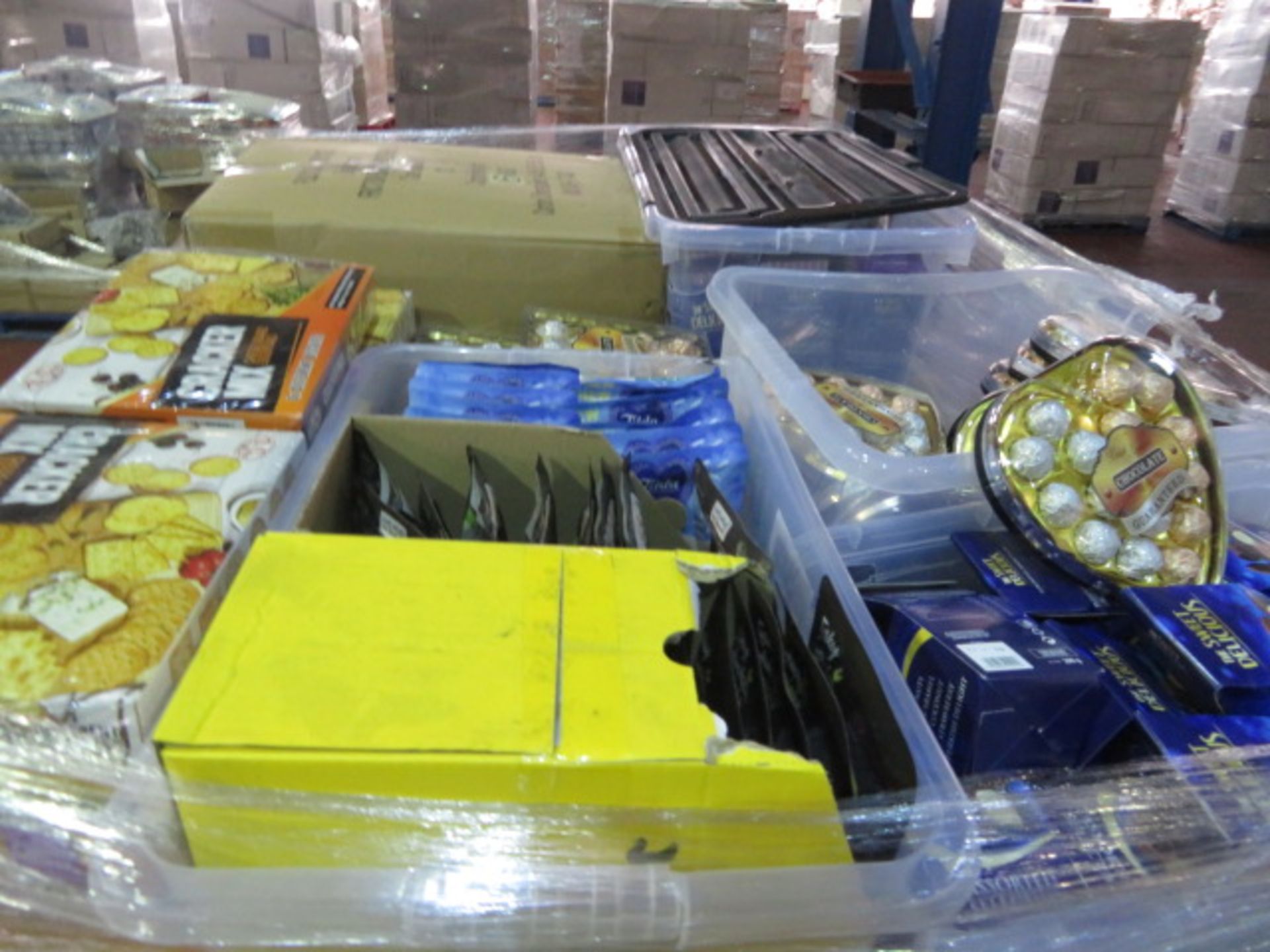 (43) LARGE PALLET TO CONTAIN A VERY LARGE QTY OF VARIOUS FOOD, DRINK & CONFECTIONARY TO INCLUDE... - Image 6 of 6