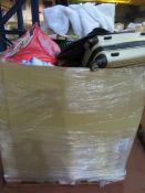 (138) LARGE PALLET APPROX 4FT TALL TO CONTAIN MINNIE MOUSE MESH LAUNDY BASKET, BEVERL3EY HILLS ...