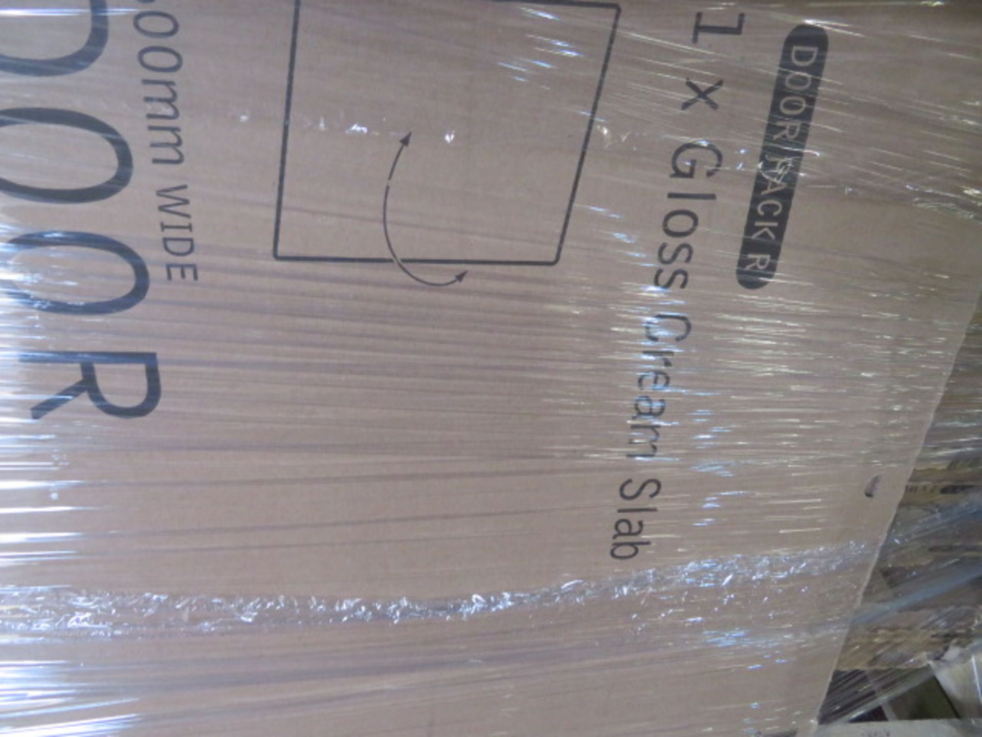 (OS1) PALLET TO CONTAIN A LARGE QTY OF VARIOUS NEW KITCHEN STOCK TO INCLUDE: GLOSS CREAM STYLE ... - Image 4 of 5