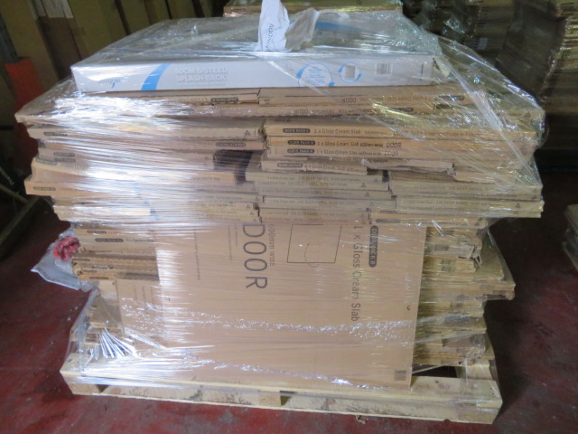 (OS1) PALLET TO CONTAIN A LARGE QTY OF VARIOUS NEW KITCHEN STOCK TO INCLUDE: GLOSS CREAM STYLE ... - Image 2 of 5