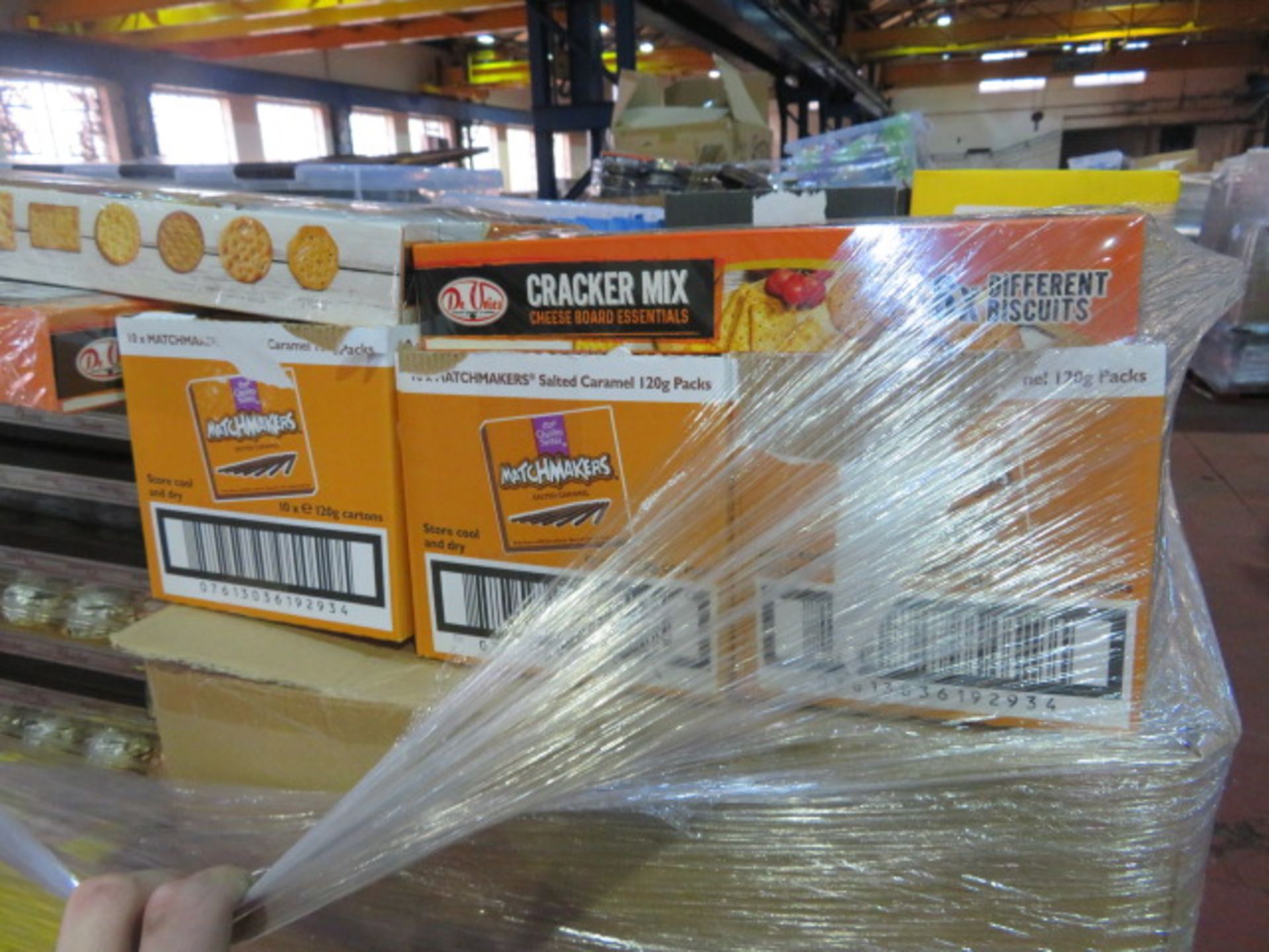 (43) LARGE PALLET TO CONTAIN A VERY LARGE QTY OF VARIOUS FOOD, DRINK & CONFECTIONARY TO INCLUDE... - Image 5 of 6