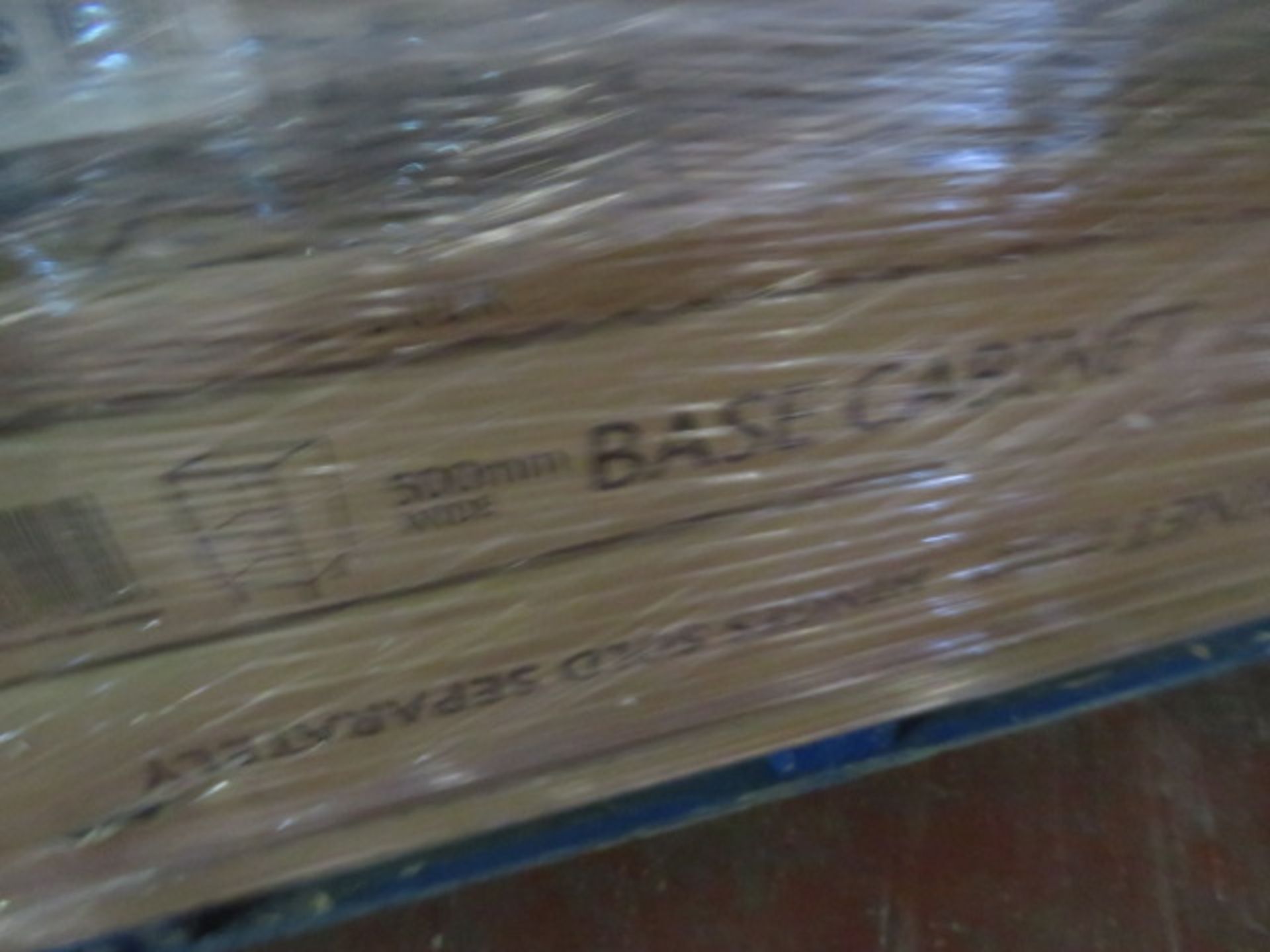 (BQ1) PALLET TO CONTAIN A LARGE QTY OF VARIOUS NEW KITCHEN STOCK TO INCLUDE: GLOSS CREAM STYLE ... - Image 4 of 7