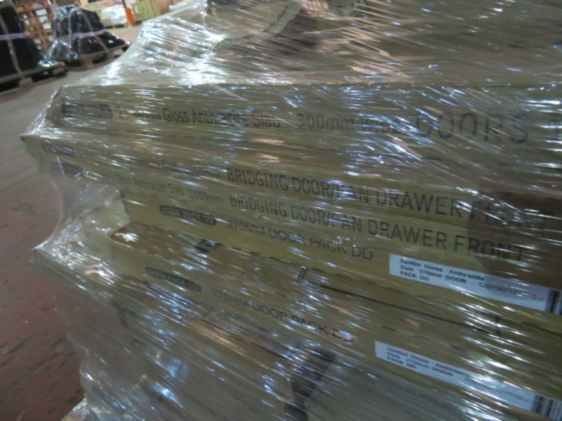 (10) LARGE PALLET TO CONTAIN A VERY LARGE QTY OF VARIOUS FOOD, DRINK & CONFECTIONARY TO INCLUDE... - Image 3 of 4