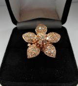 18Ct Rose Gold 5 Leaf Petal Pattern Diamond Ring