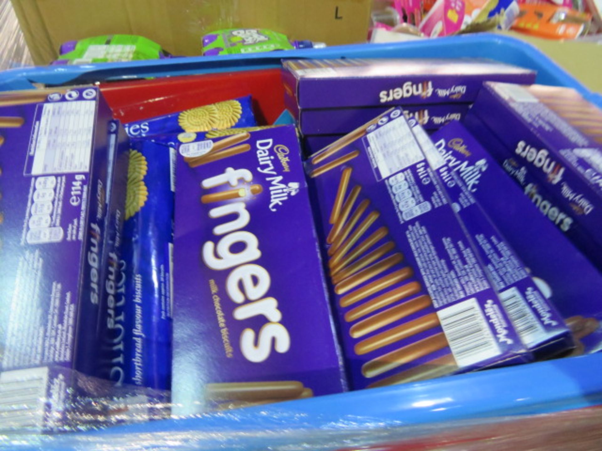 (33) LARGE PALLET TO CONTAIN A VERY LARGE QTY OF VARIOUS FOOD, DRINK & CONFECTIONARY TO INCLUDE... - Image 5 of 7