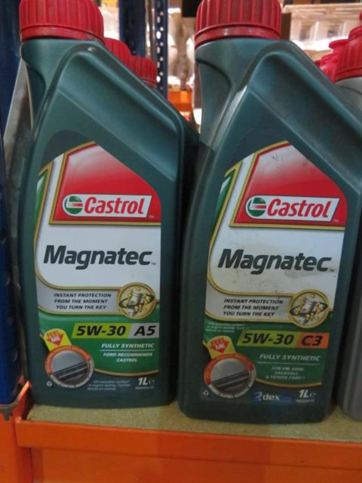 14x Castrol Magnatec 5W-30. 1L. UK DELIVERY AVAILABLE FROM £14 PLUS VAT - HUGE PROFIT POTENTIA...