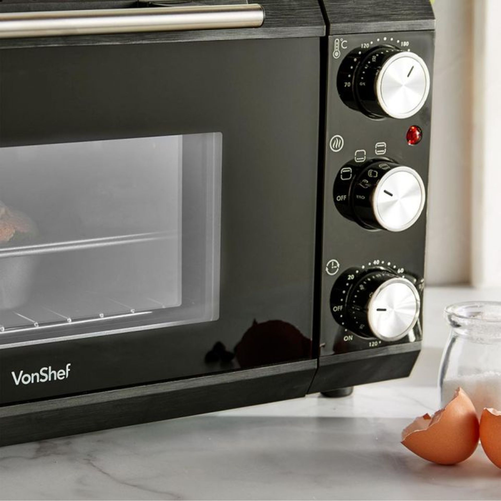 (V155) 20L Mini Oven Make cooking easy in even the smallest spaces with this mini oven. 20L ca... - Image 3 of 4