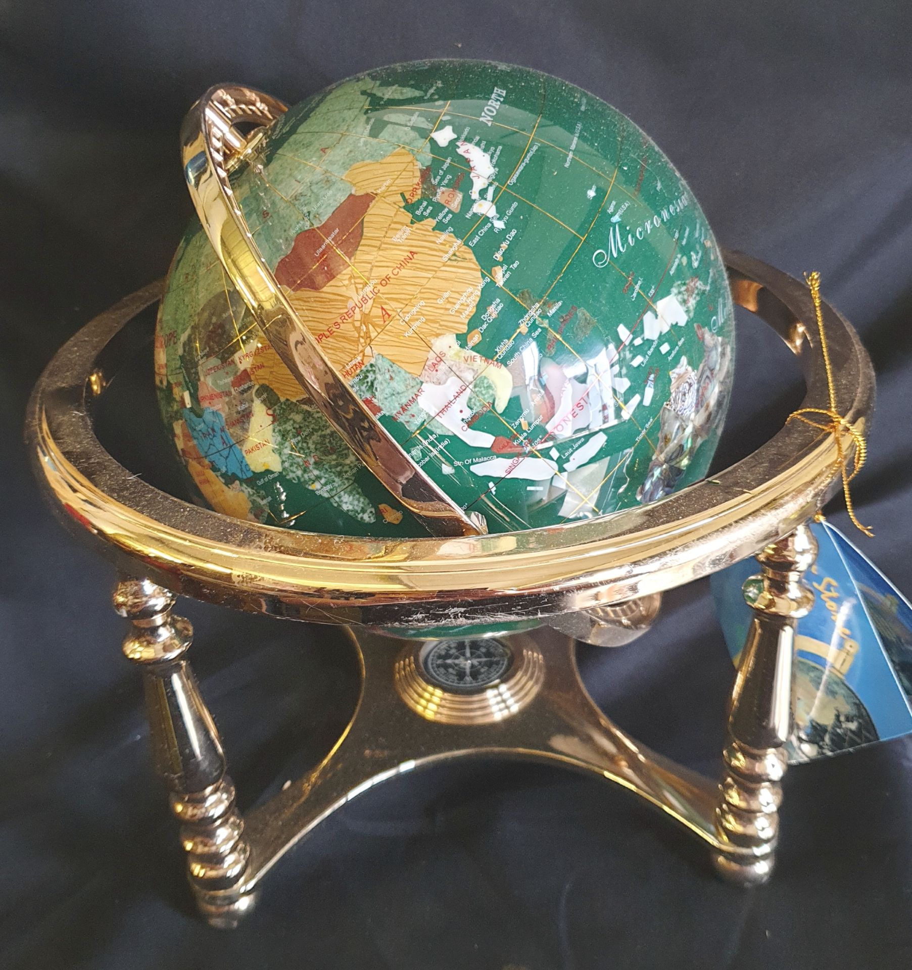 Collectable Agate and Brass 12 inch Globe Green Base Colour - Image 2 of 2