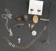 Parcel of Jewellery Includes Silver Items