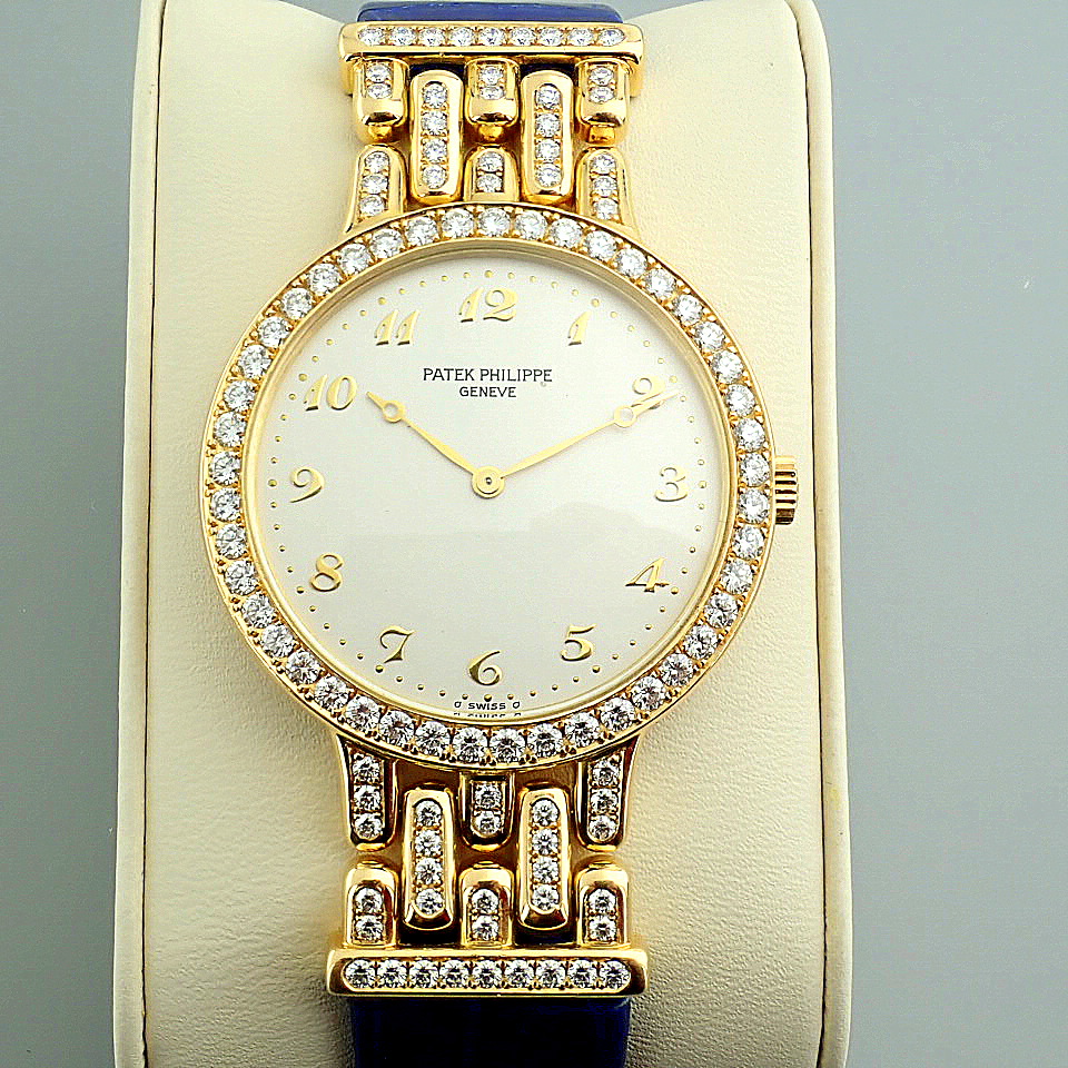 Patek Philippe. 18K Calatrava Diamond Ladies Yellow Gold Wrist Watch - Image 13 of 14