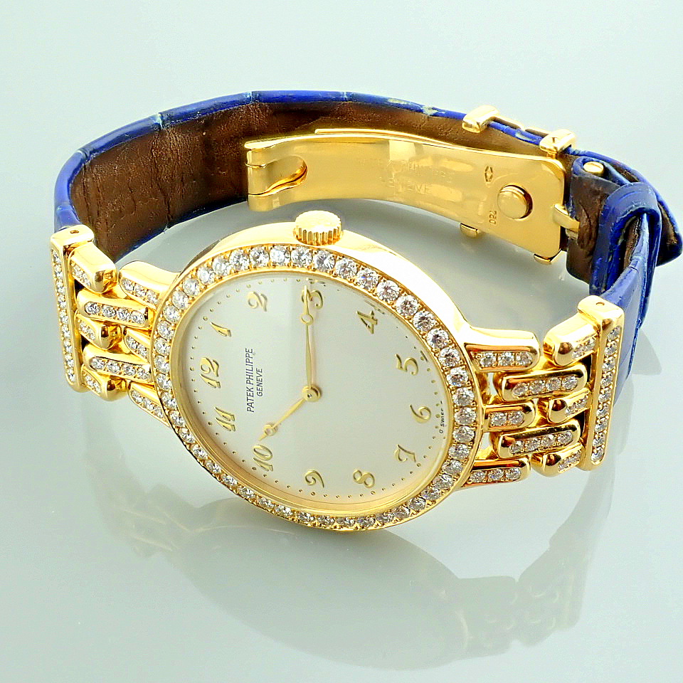 Patek Philippe. 18K Calatrava Diamond Ladies Yellow Gold Wrist Watch - Image 4 of 14