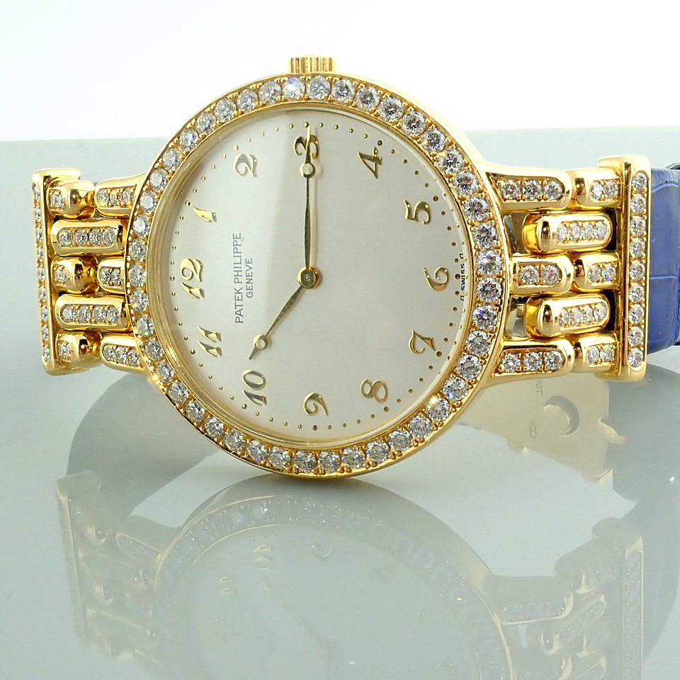 Patek Philippe. 18K Calatrava Diamond Ladies Yellow Gold Wrist Watch - Image 5 of 14