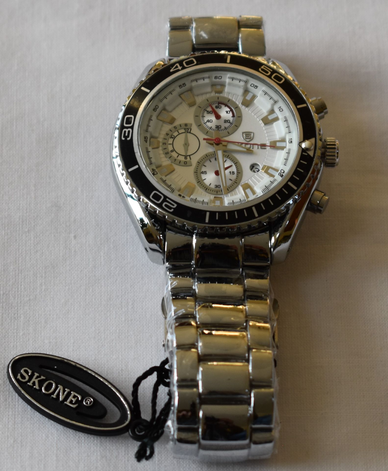 Skone White Dial Dark Bezel Metal Strap Men's Watch