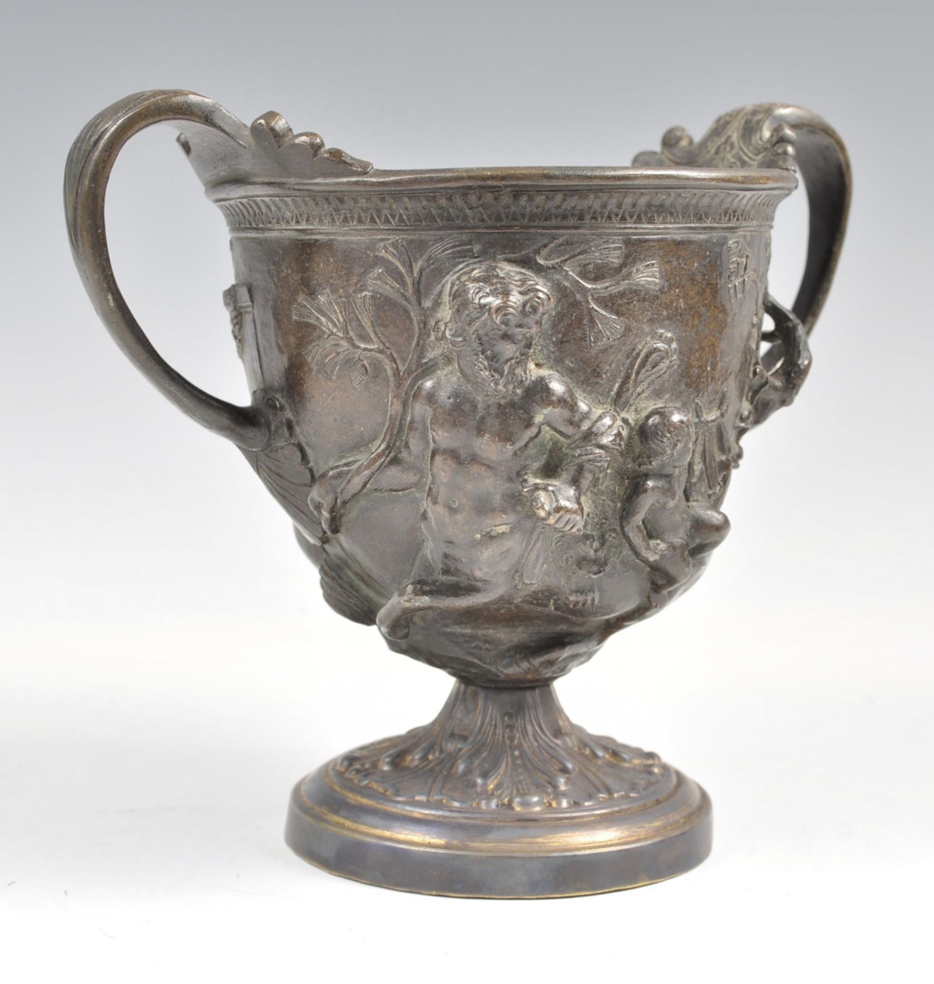 Early C19th grand tour bronze chalice cup decorated with classical figures - Image 2 of 5