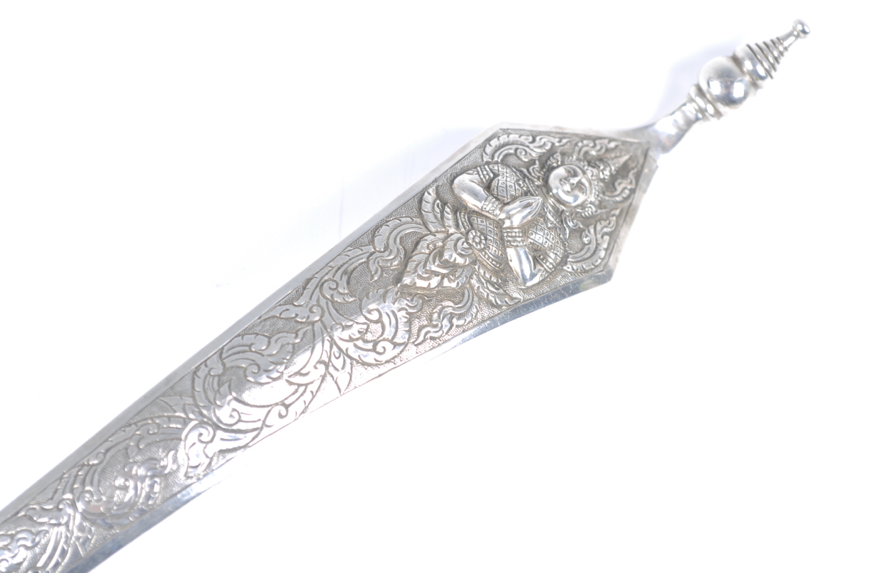 A Thai ceremonial serving spoon - Image 2 of 7